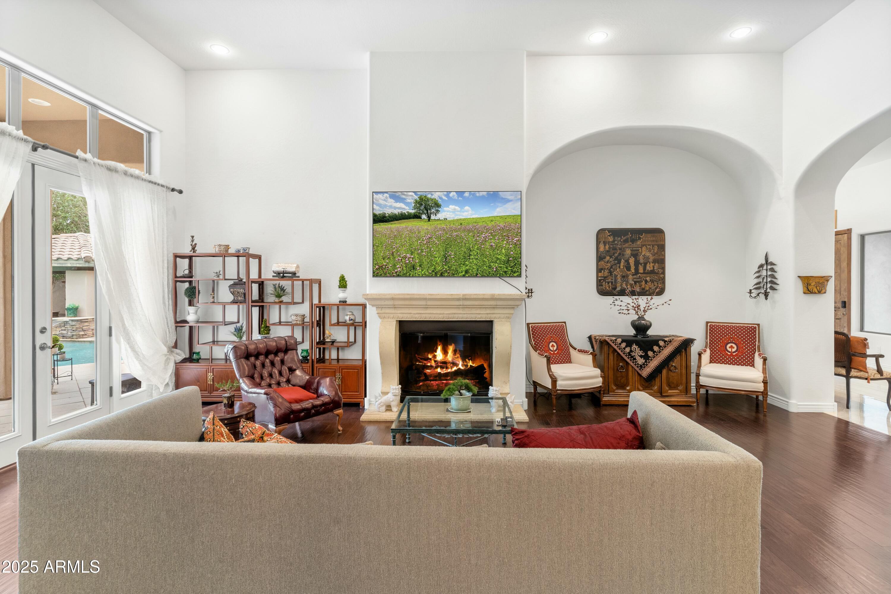 9869 E DAVENPORT Drive