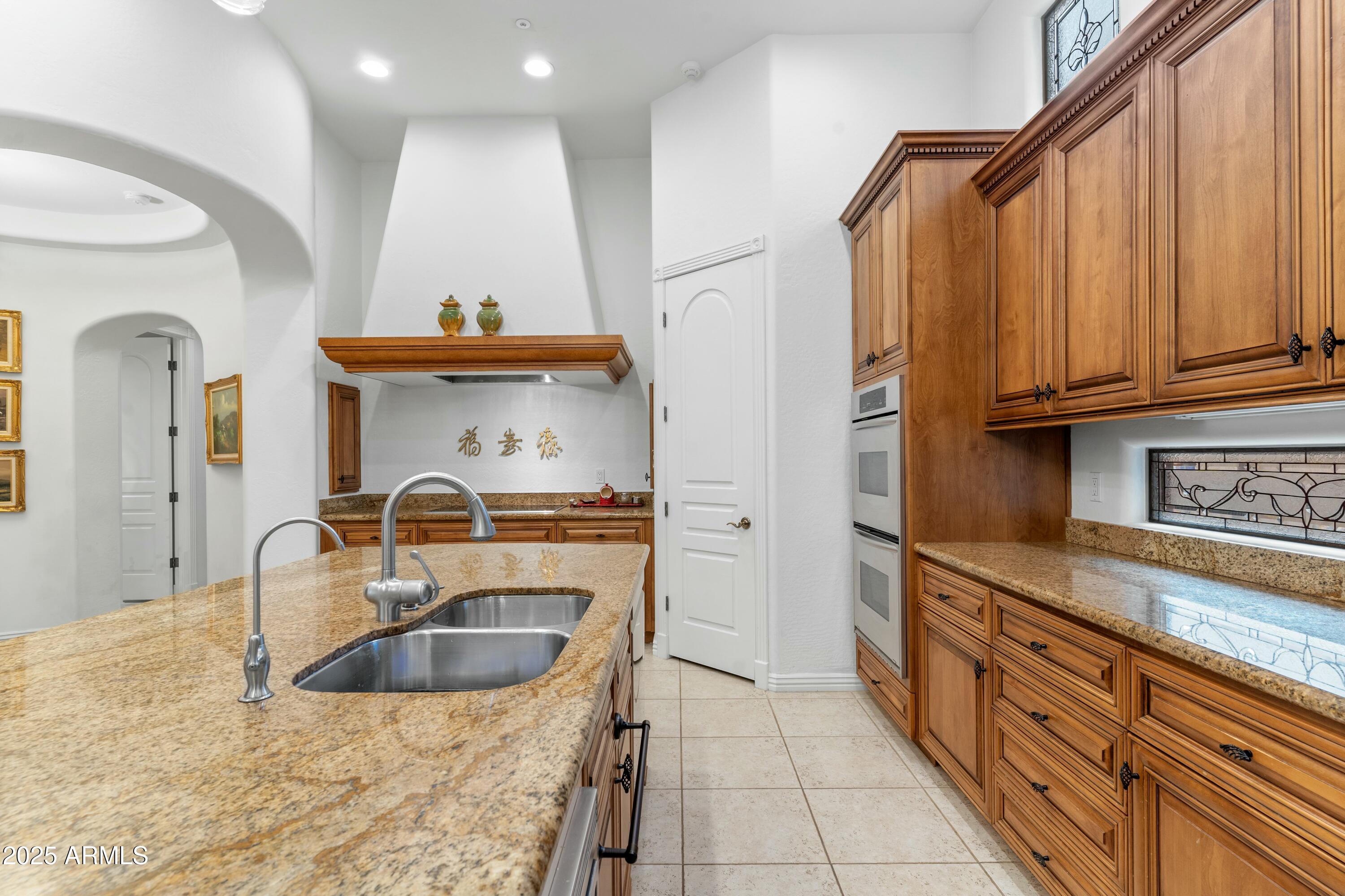 9869 E DAVENPORT Drive