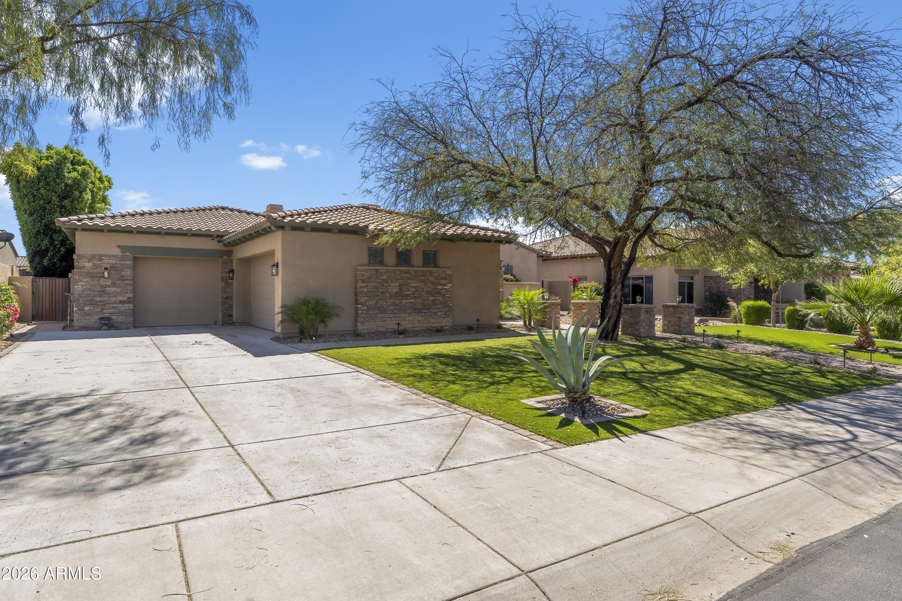 9869 E DAVENPORT Drive