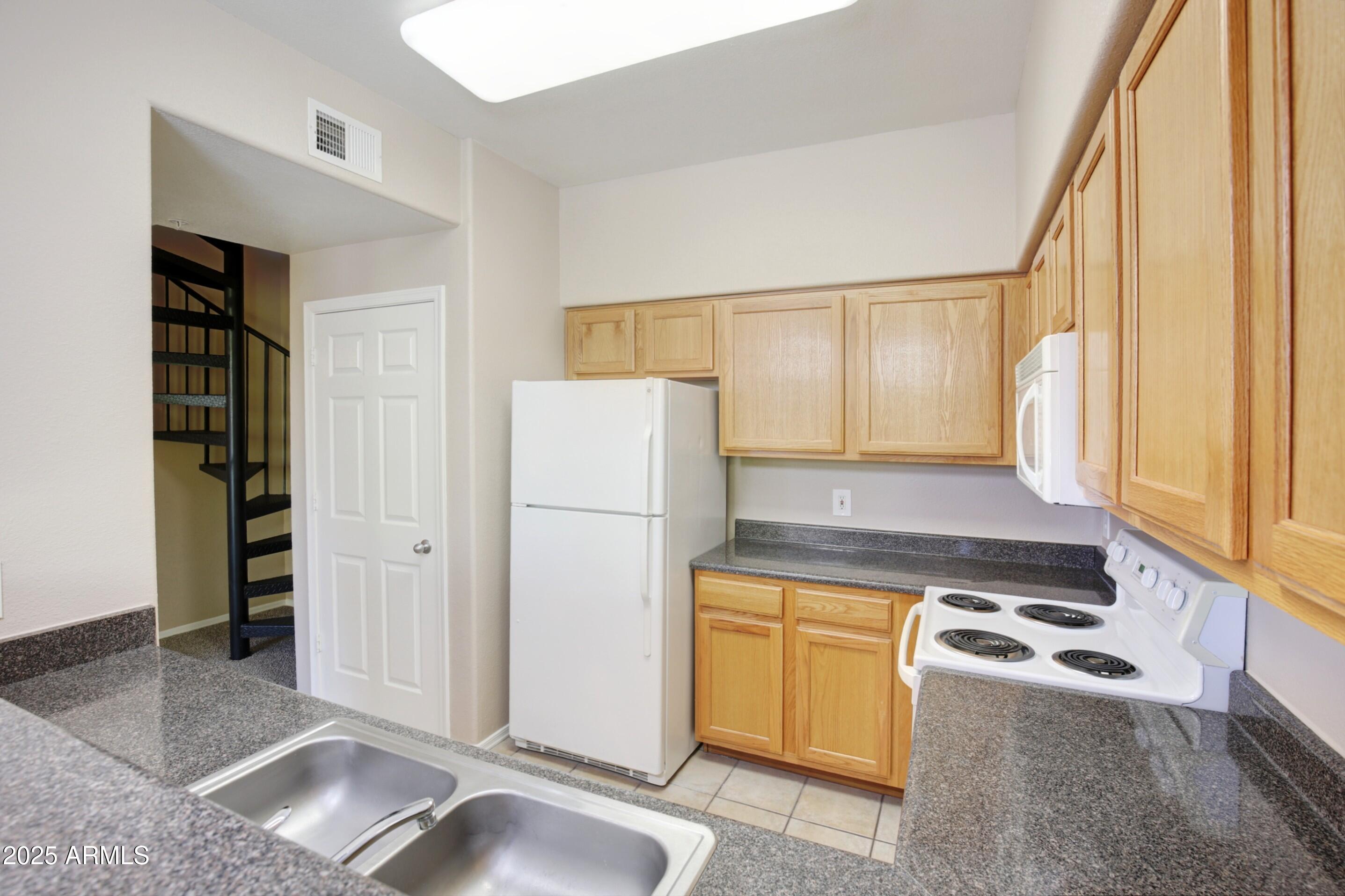20100 N 78TH Place, 2105