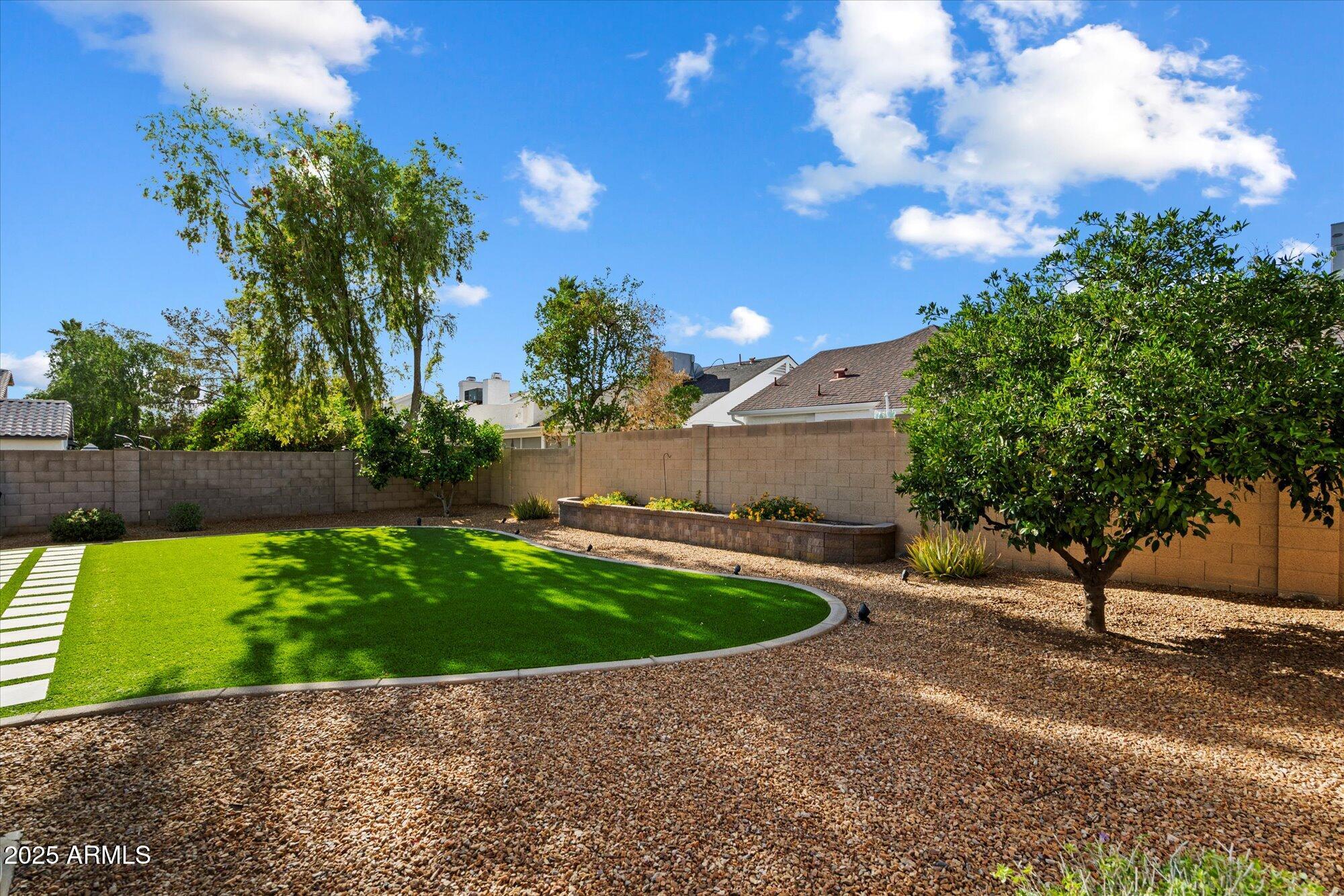 3350 E ROSEMONTE Drive