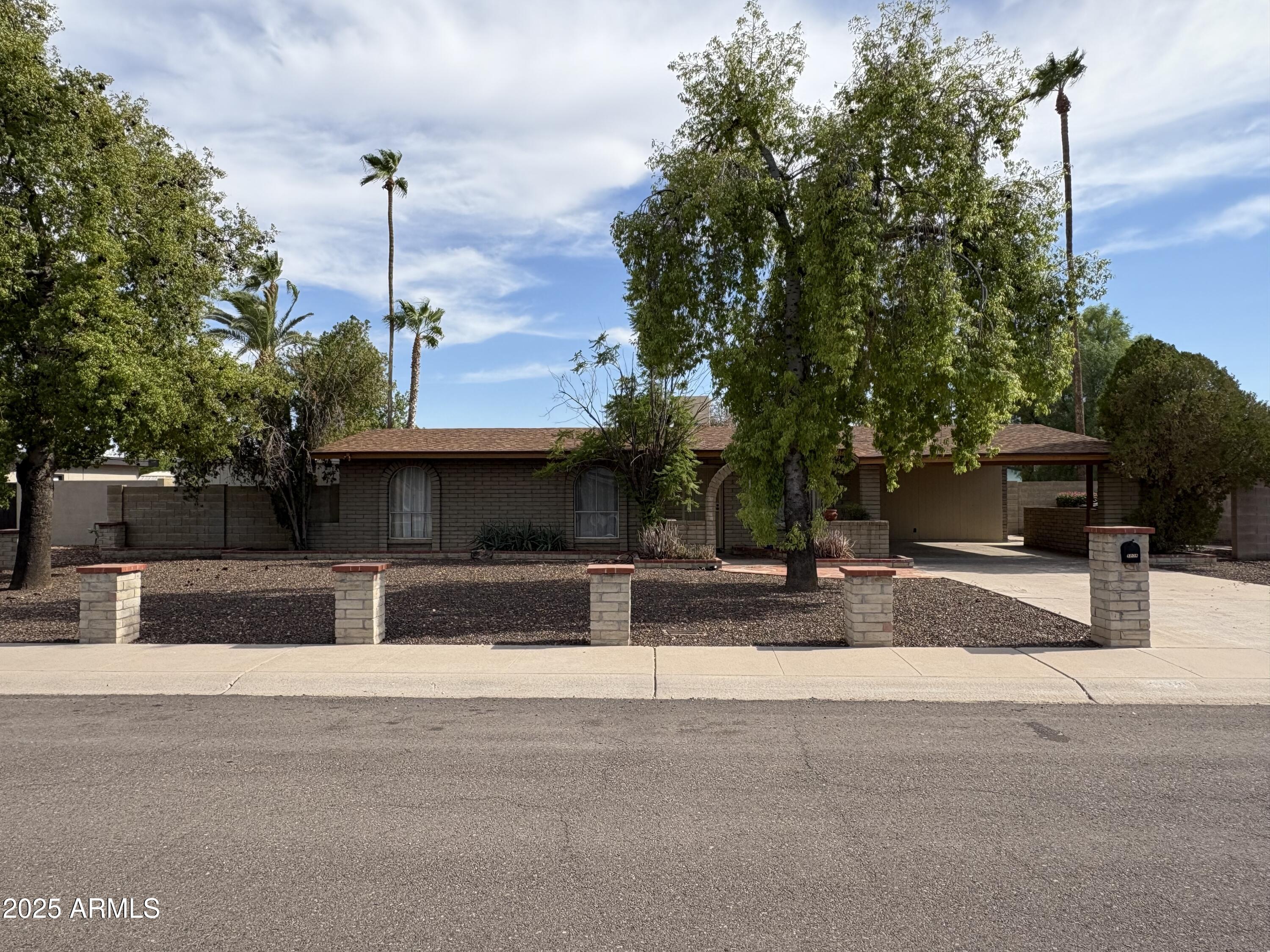 5009 E SHAW BUTTE Drive