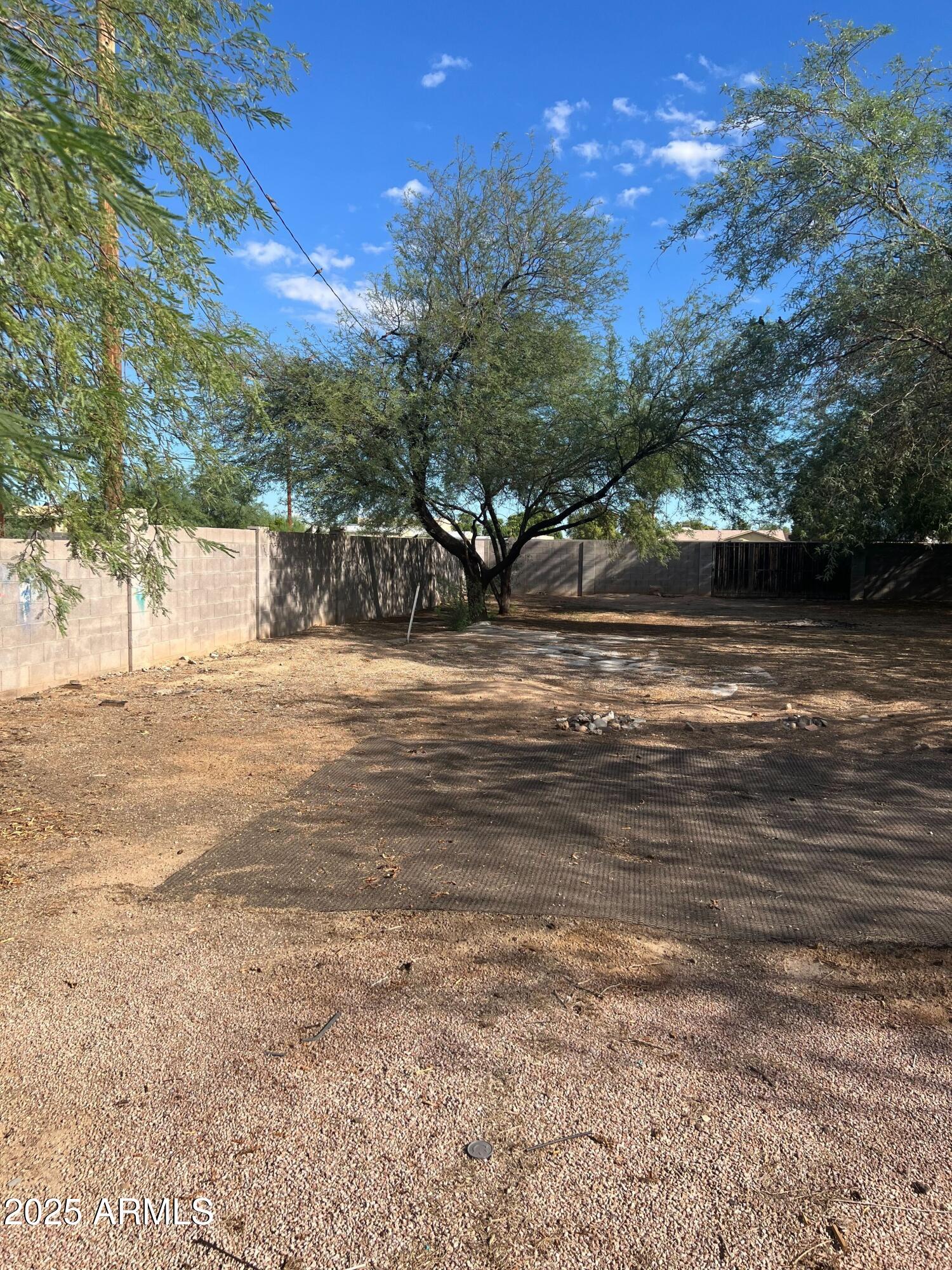 2906 E SAINT JOHN Road