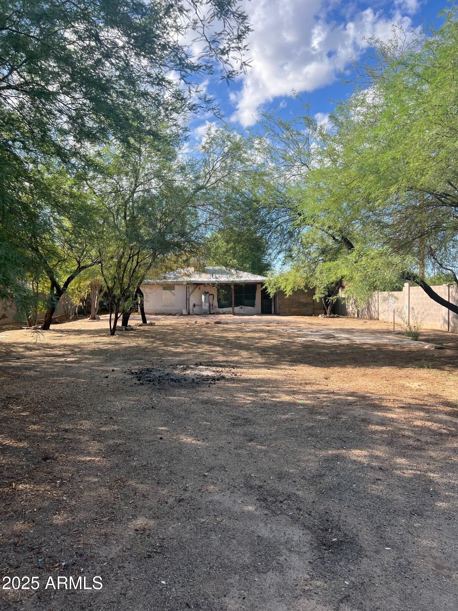 2906 E SAINT JOHN Road