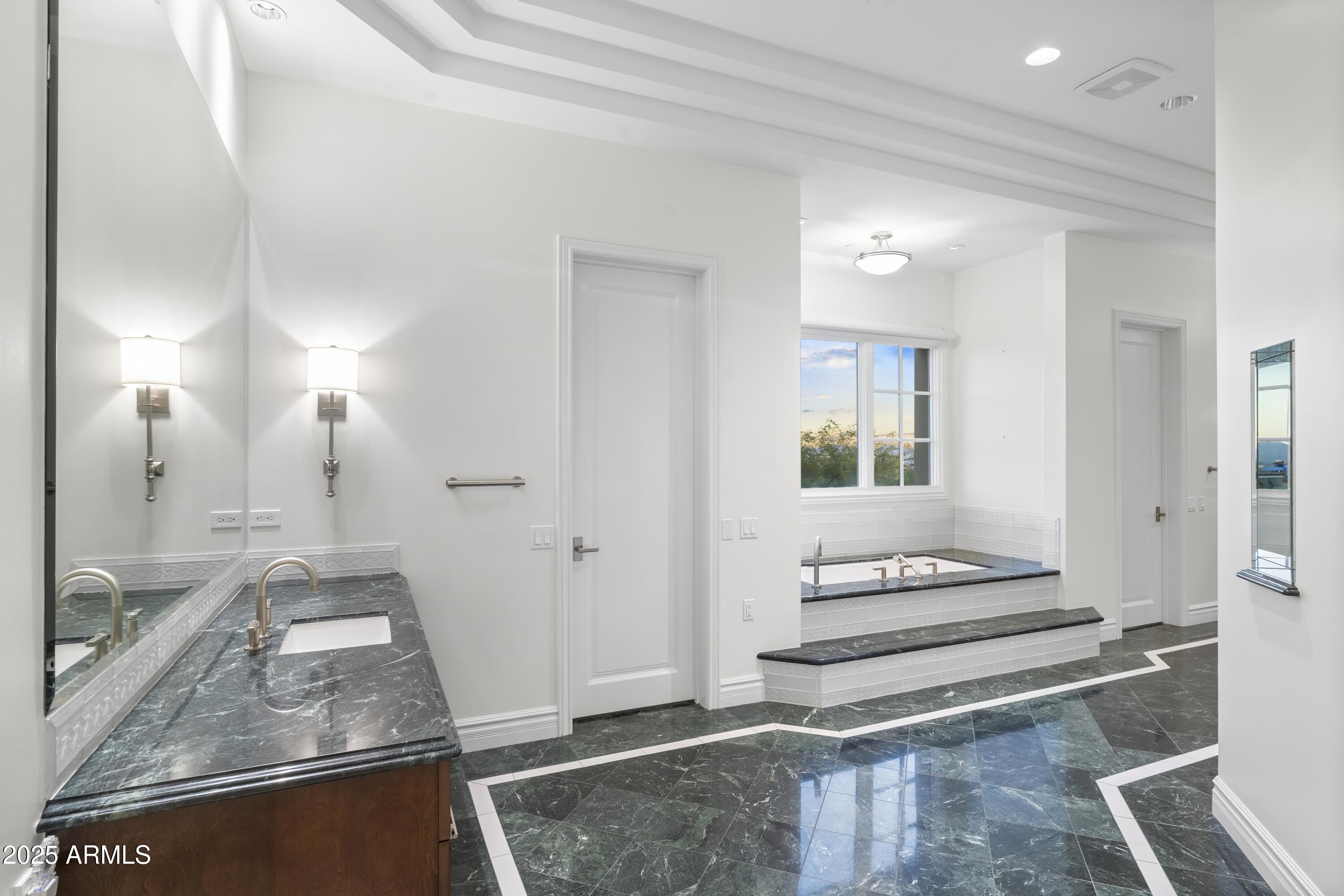 10163 E HUALAPAI Drive, 2917