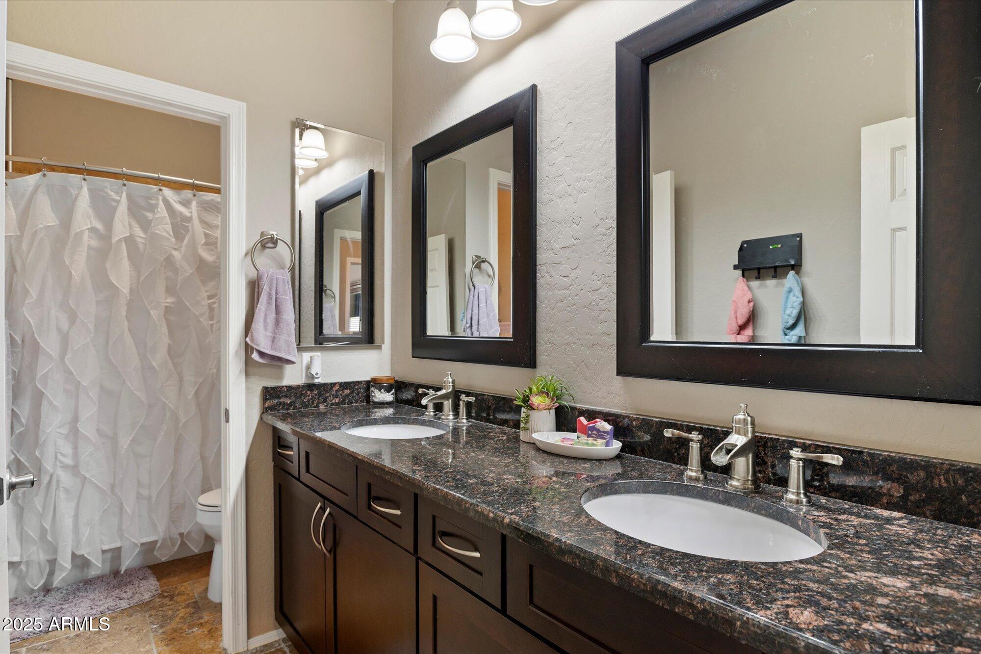 7239 W MONTE CRISTO Avenue