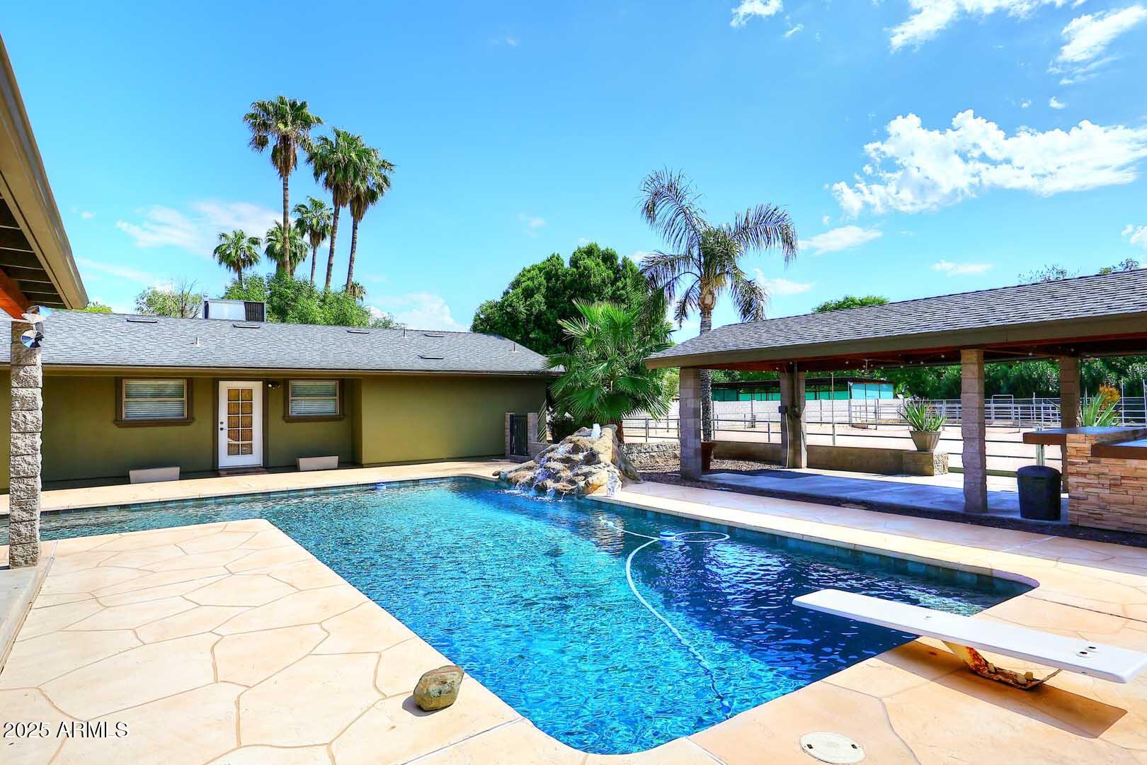 5449 E THUNDERBIRD Road