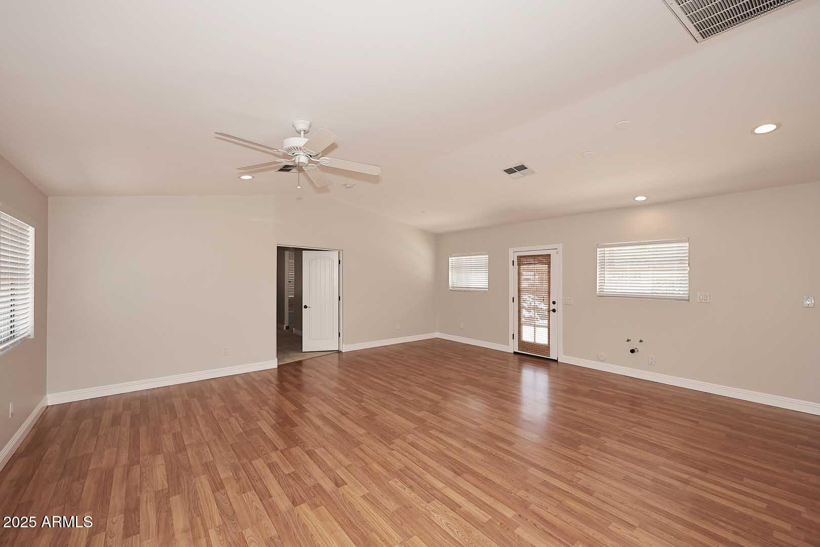 5449 E THUNDERBIRD Road