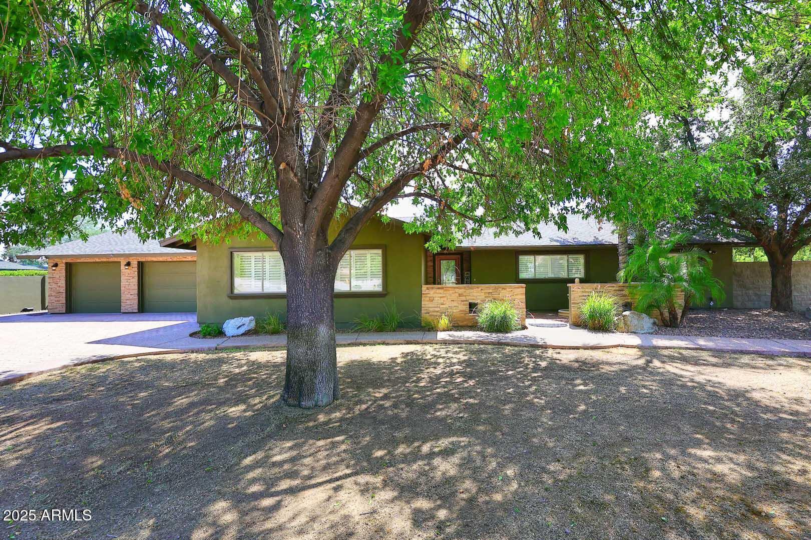 5449 E THUNDERBIRD Road