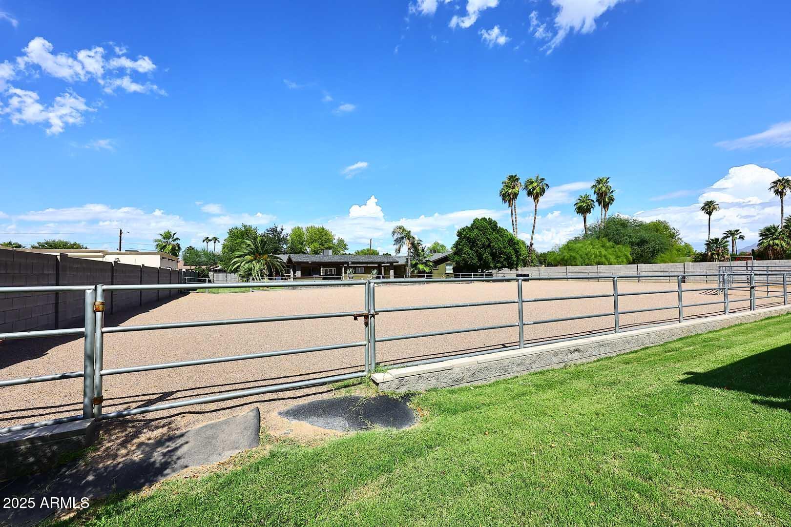 5449 E THUNDERBIRD Road