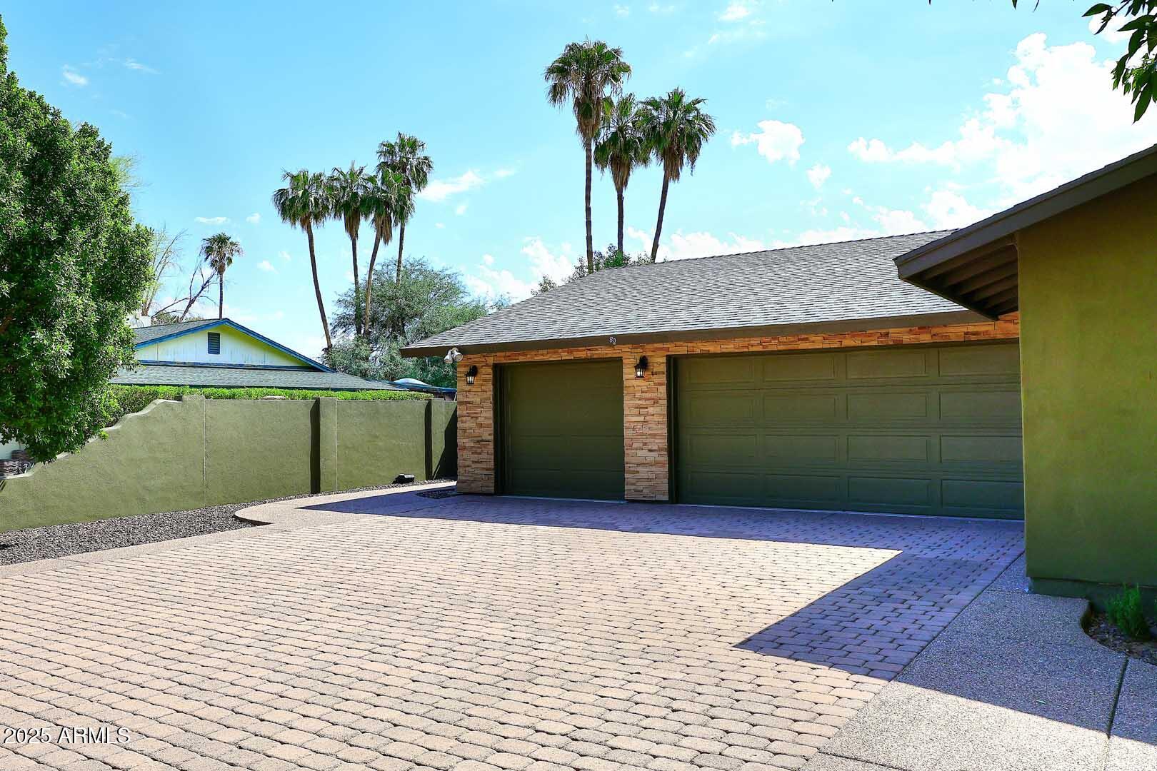 5449 E THUNDERBIRD Road