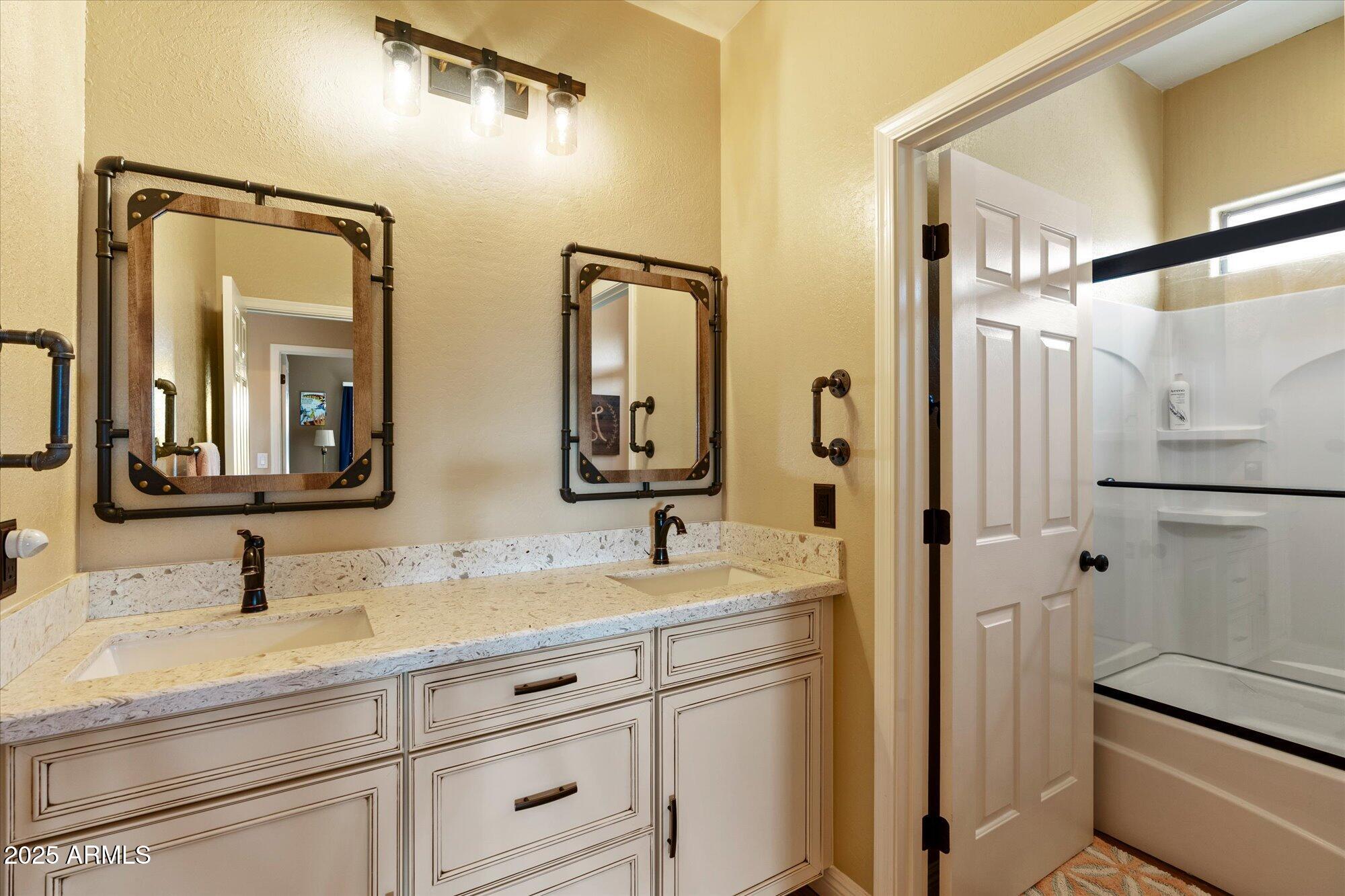 15623 W MACKENZIE Drive, Goodyear