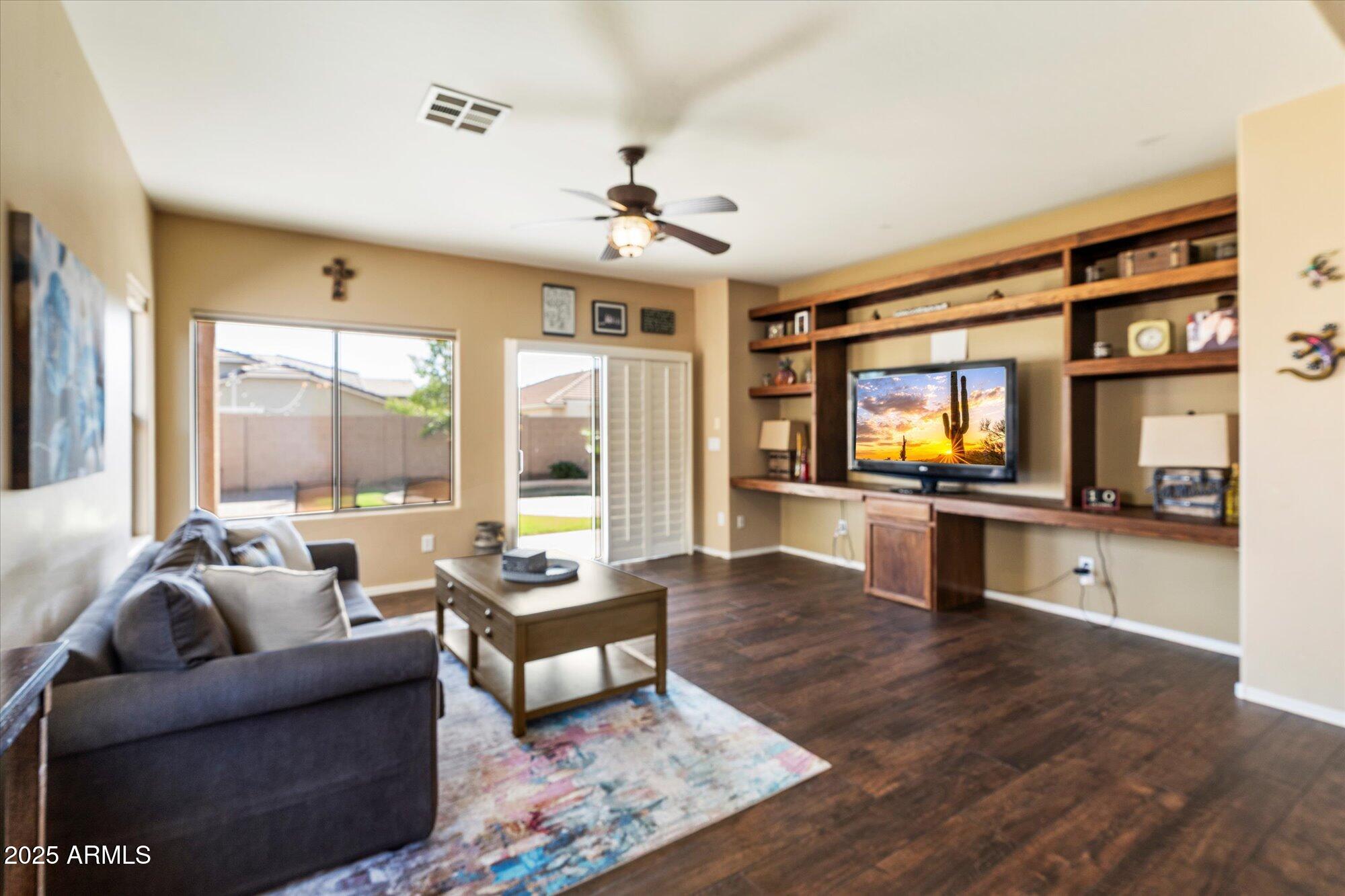 15623 W MACKENZIE Drive, Goodyear