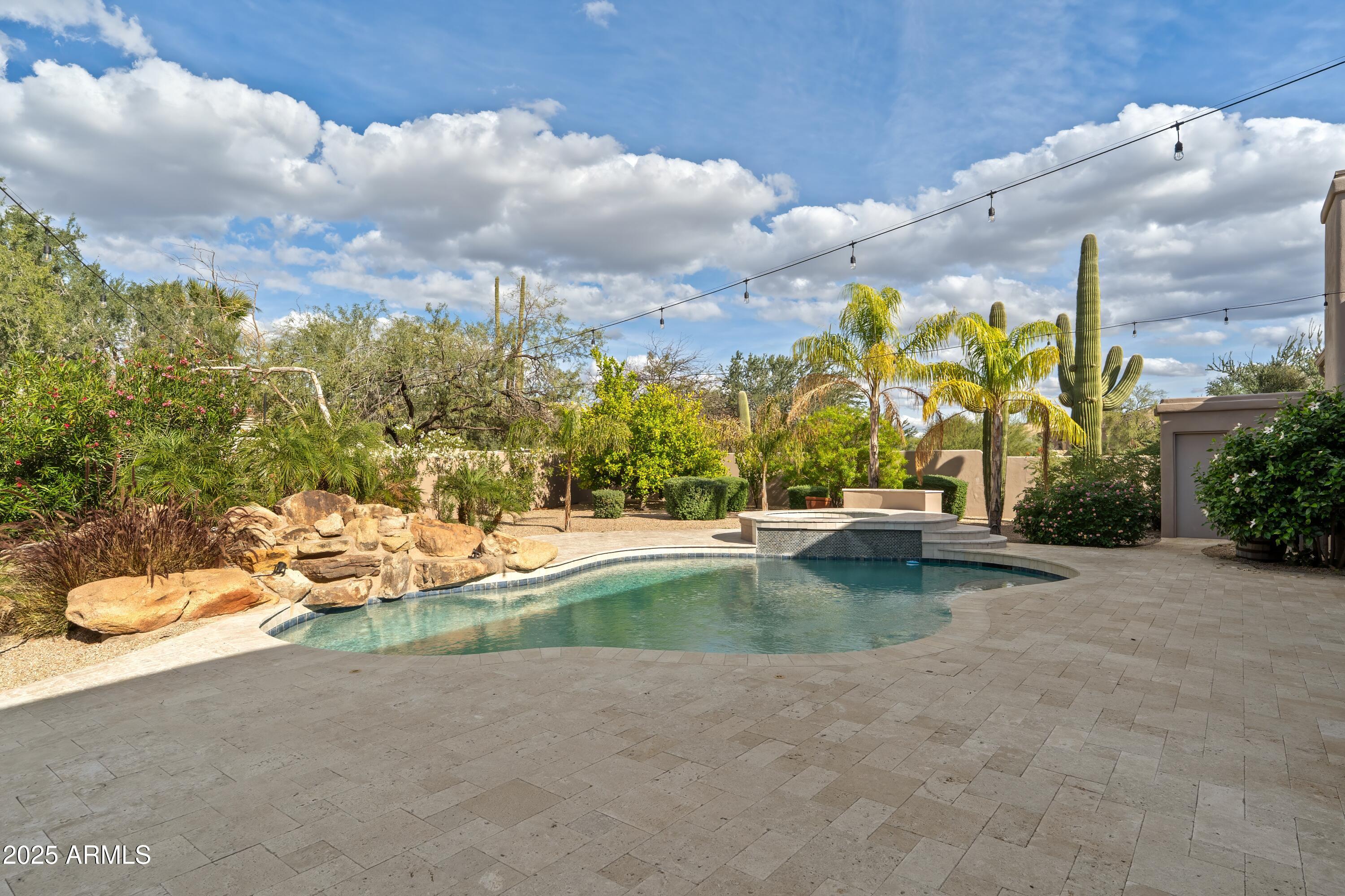 6938 E LOMAS VERDES Drive