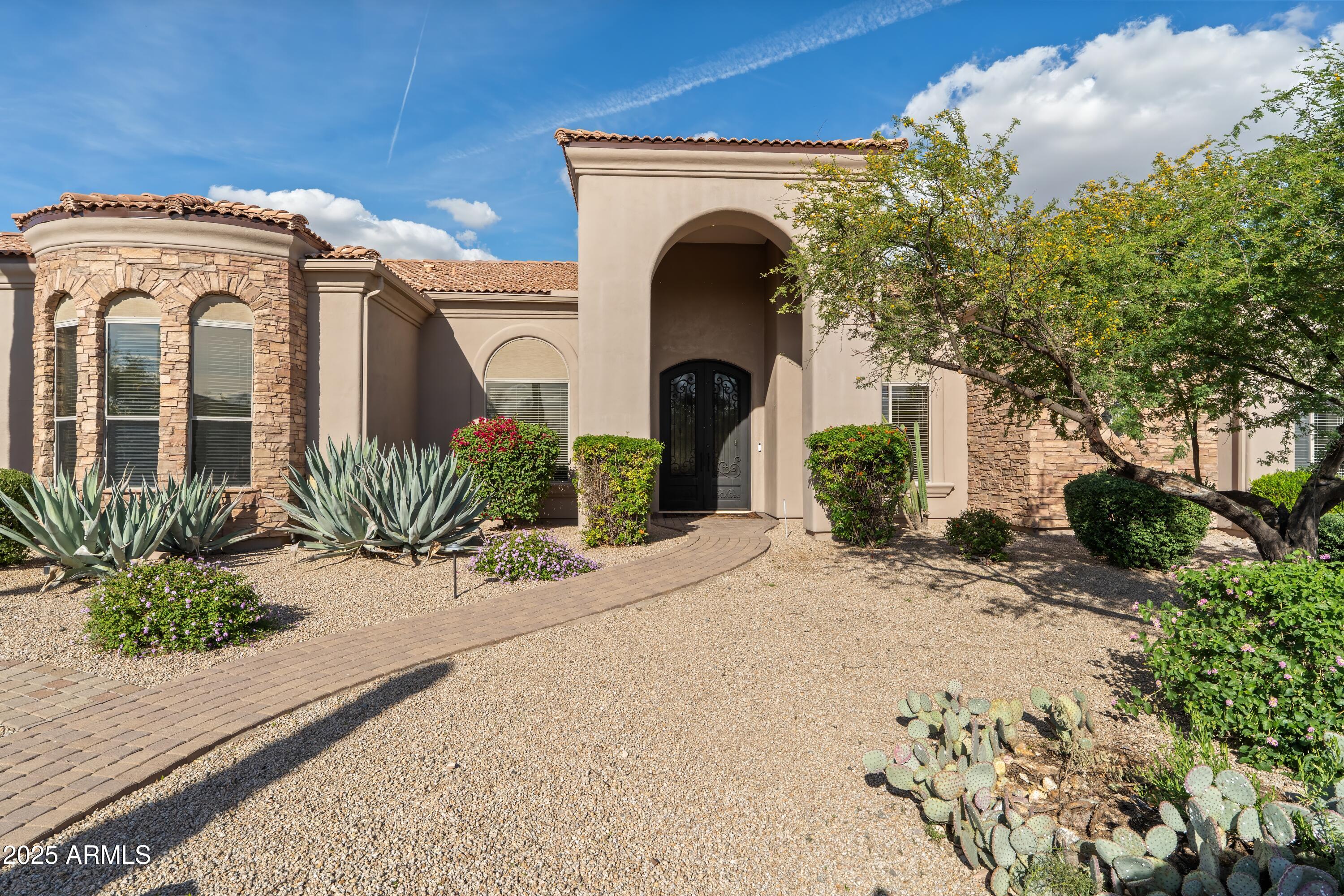 6938 E LOMAS VERDES Drive