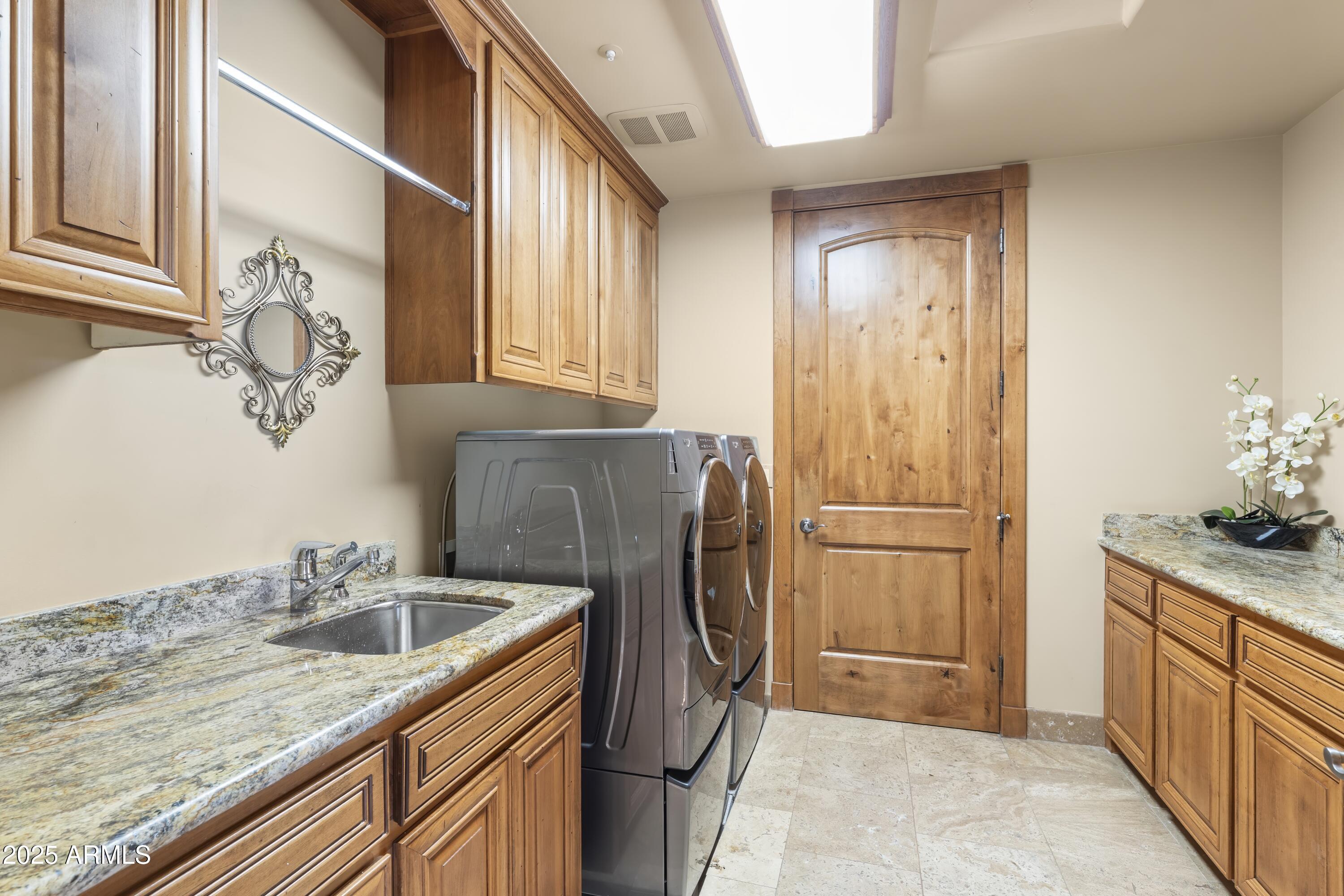 13249 E SUMMIT Drive