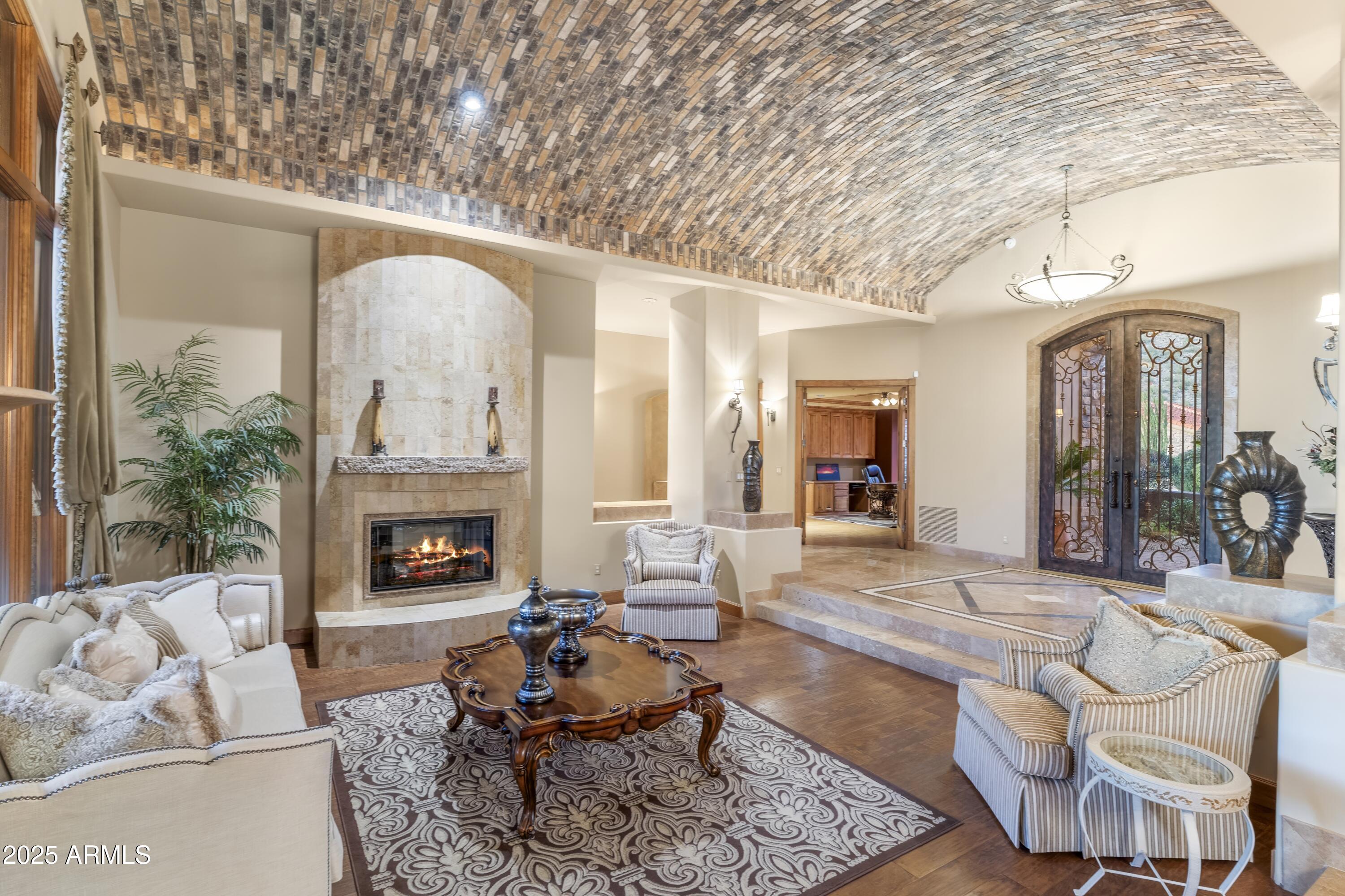 13249 E SUMMIT Drive