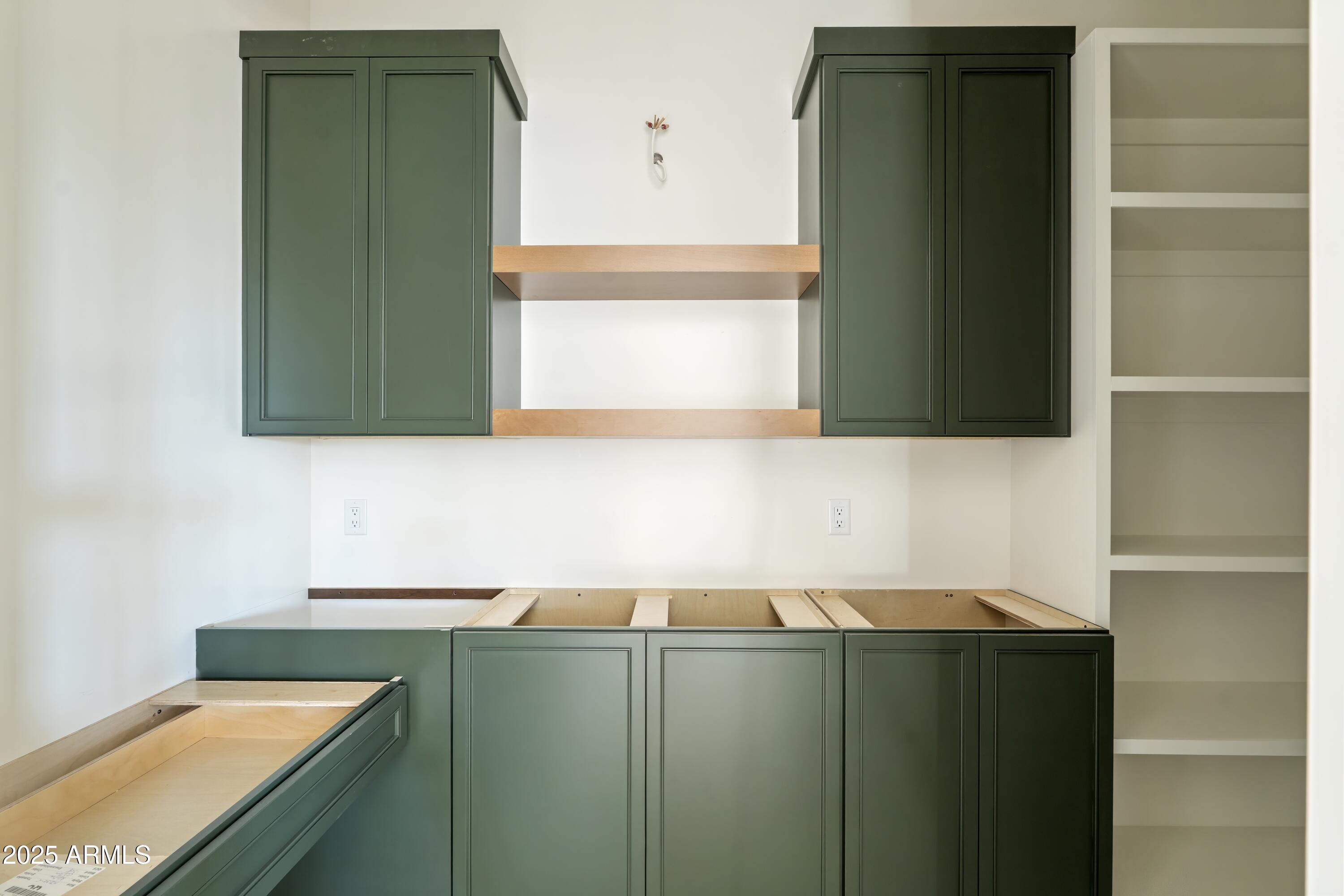 6615 E DOVE VALLEY Road