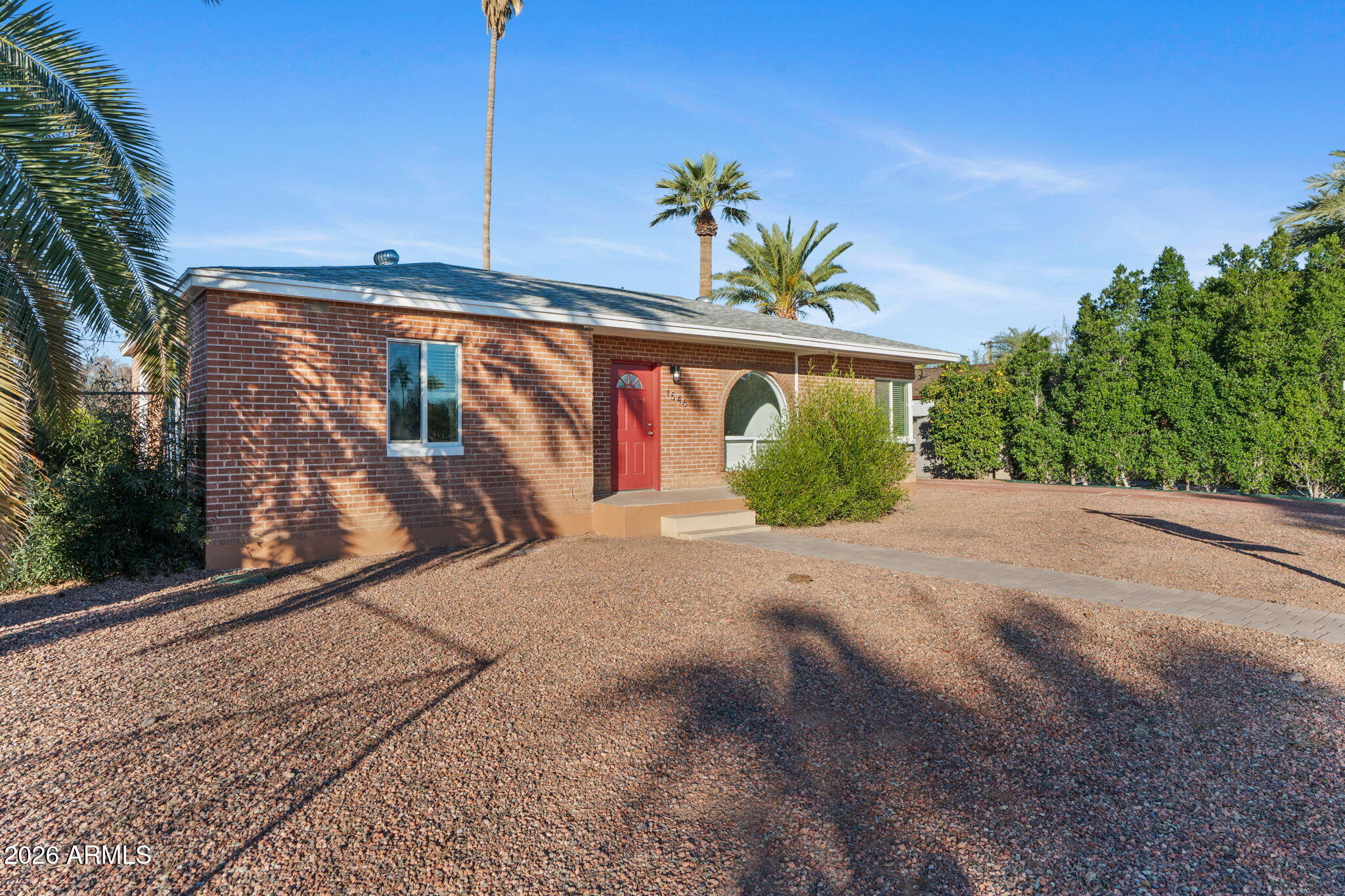 1546 W WINDSOR Avenue