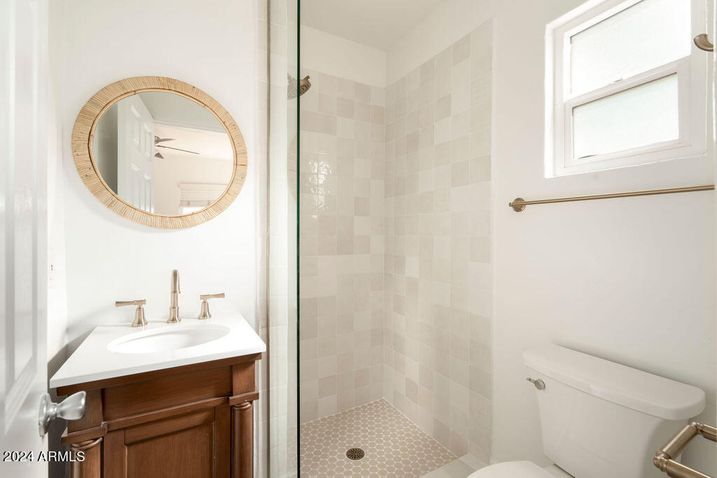 1546 W WINDSOR Avenue