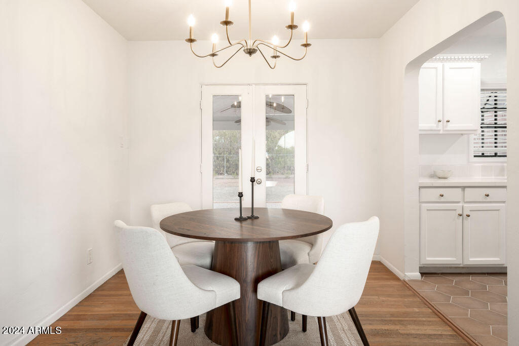 1546 W WINDSOR Avenue