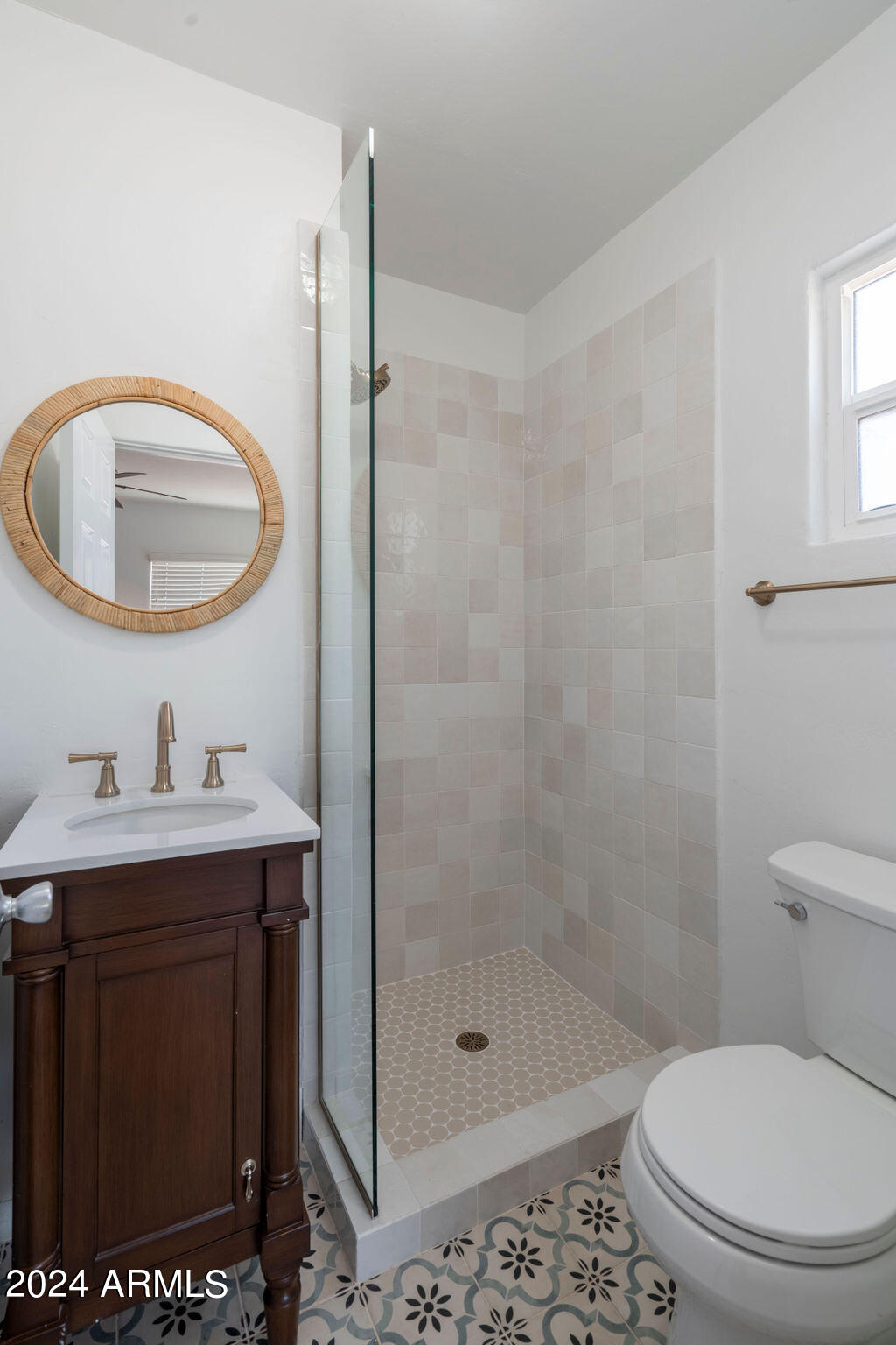 1546 W WINDSOR Avenue