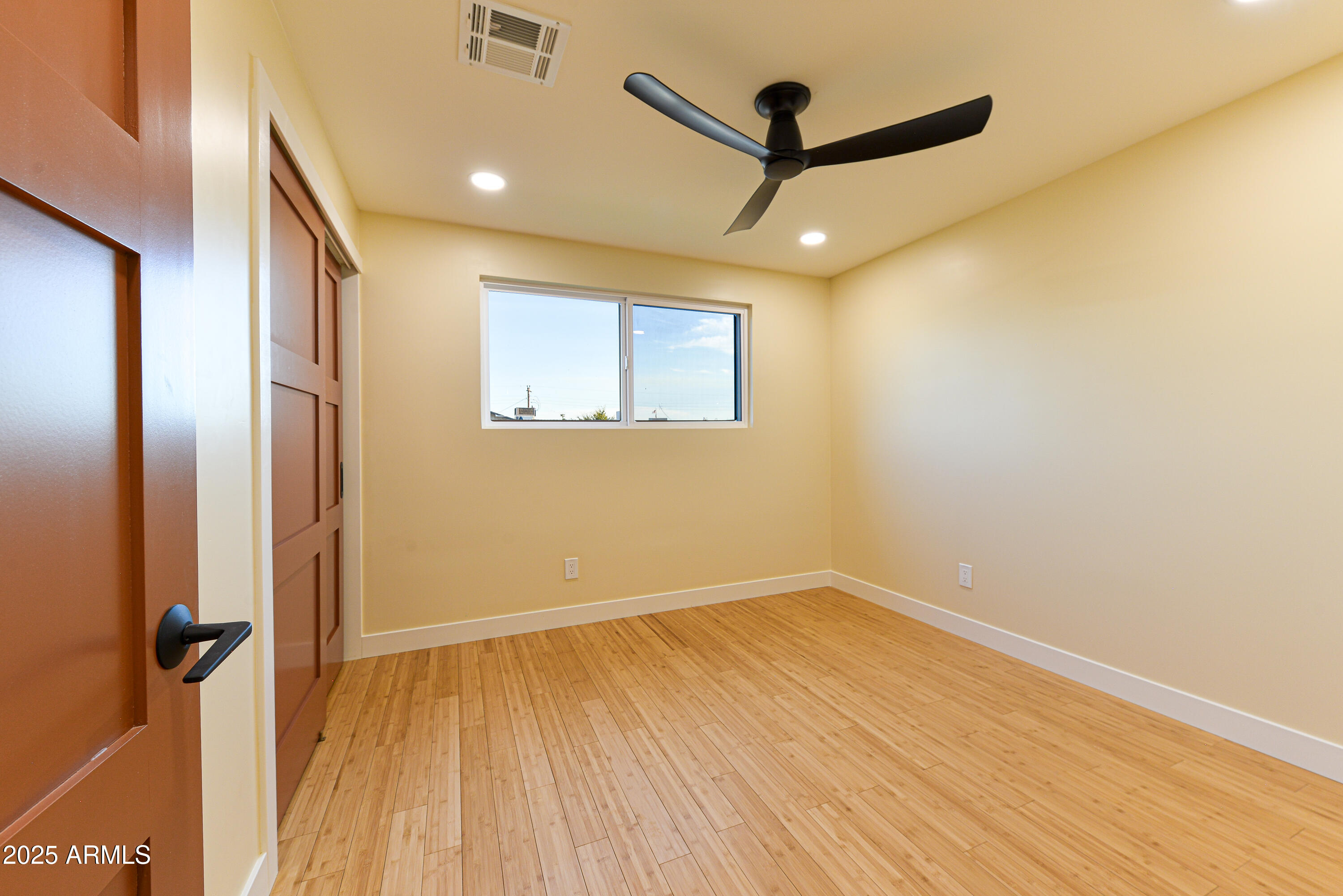 8532 E SAN MIGUEL Avenue