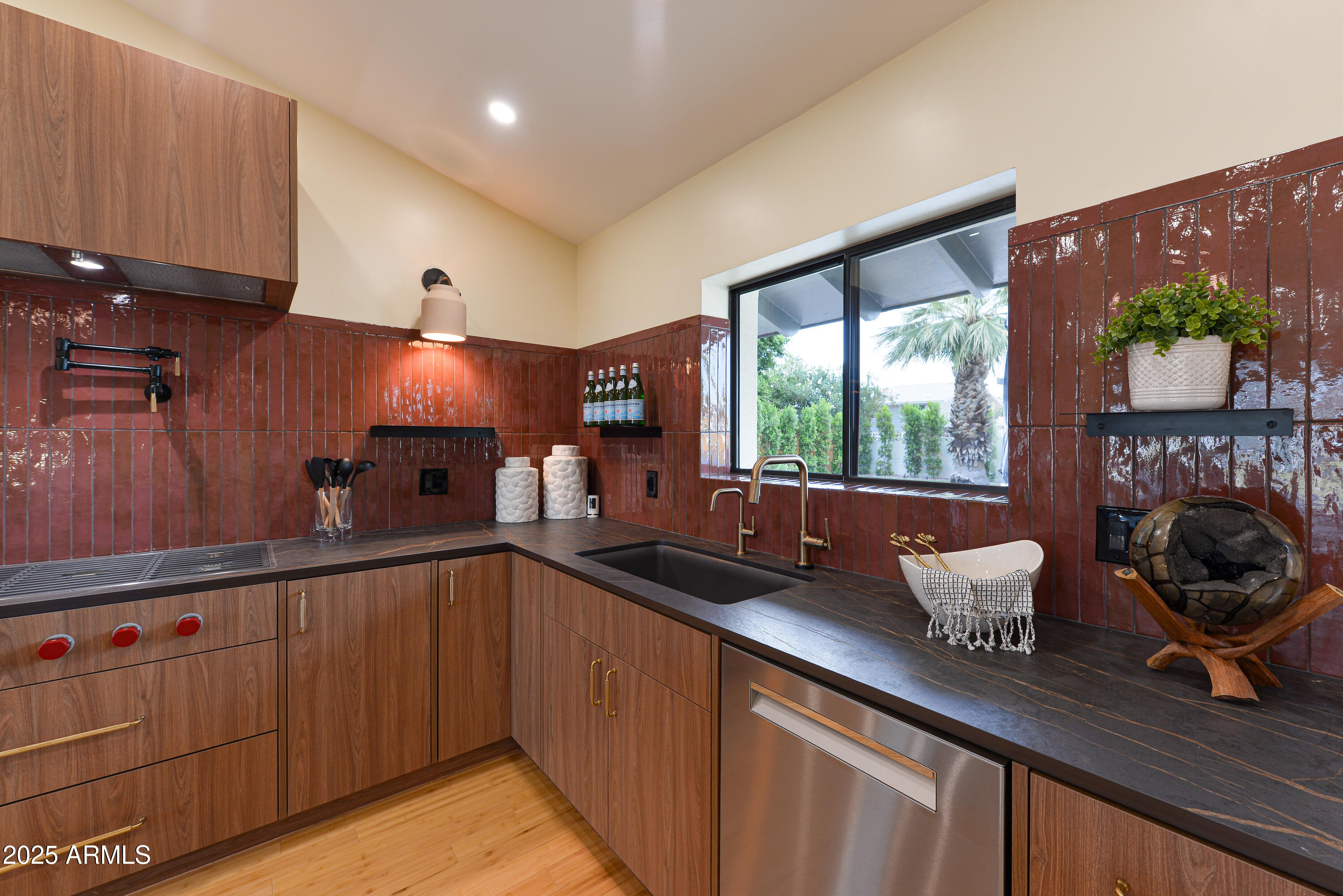 8532 E SAN MIGUEL Avenue