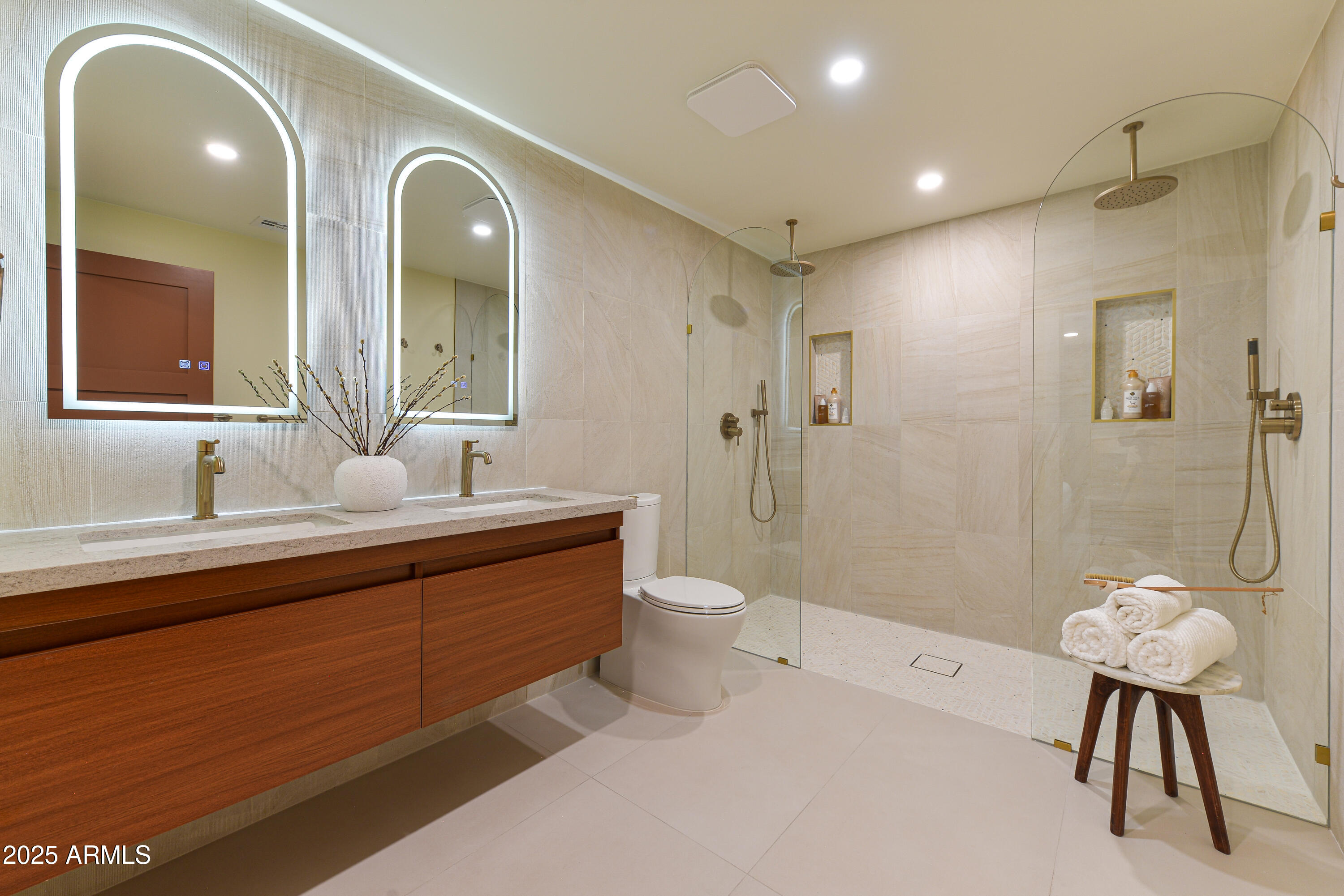 8532 E SAN MIGUEL Avenue