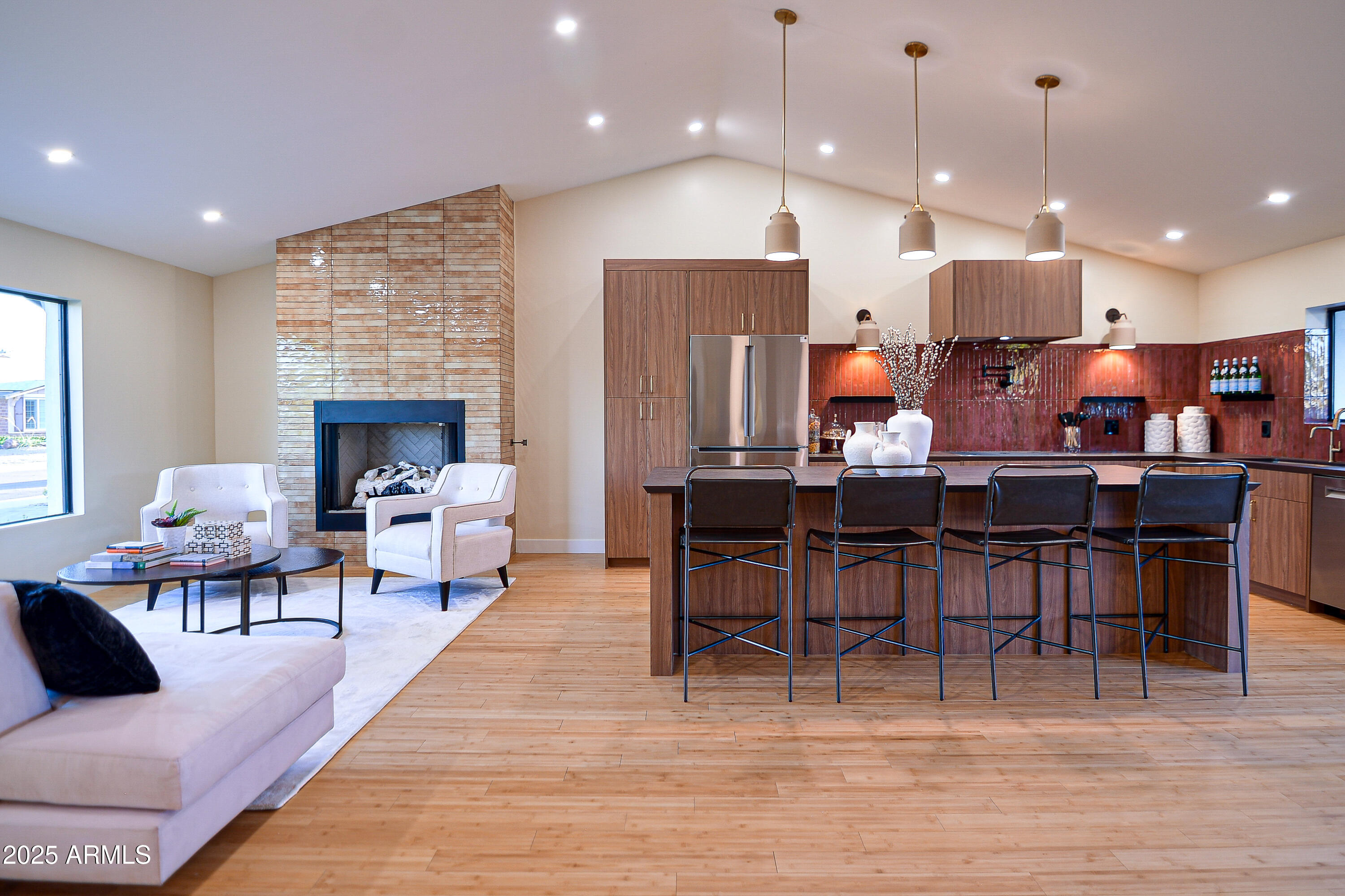 8532 E SAN MIGUEL Avenue