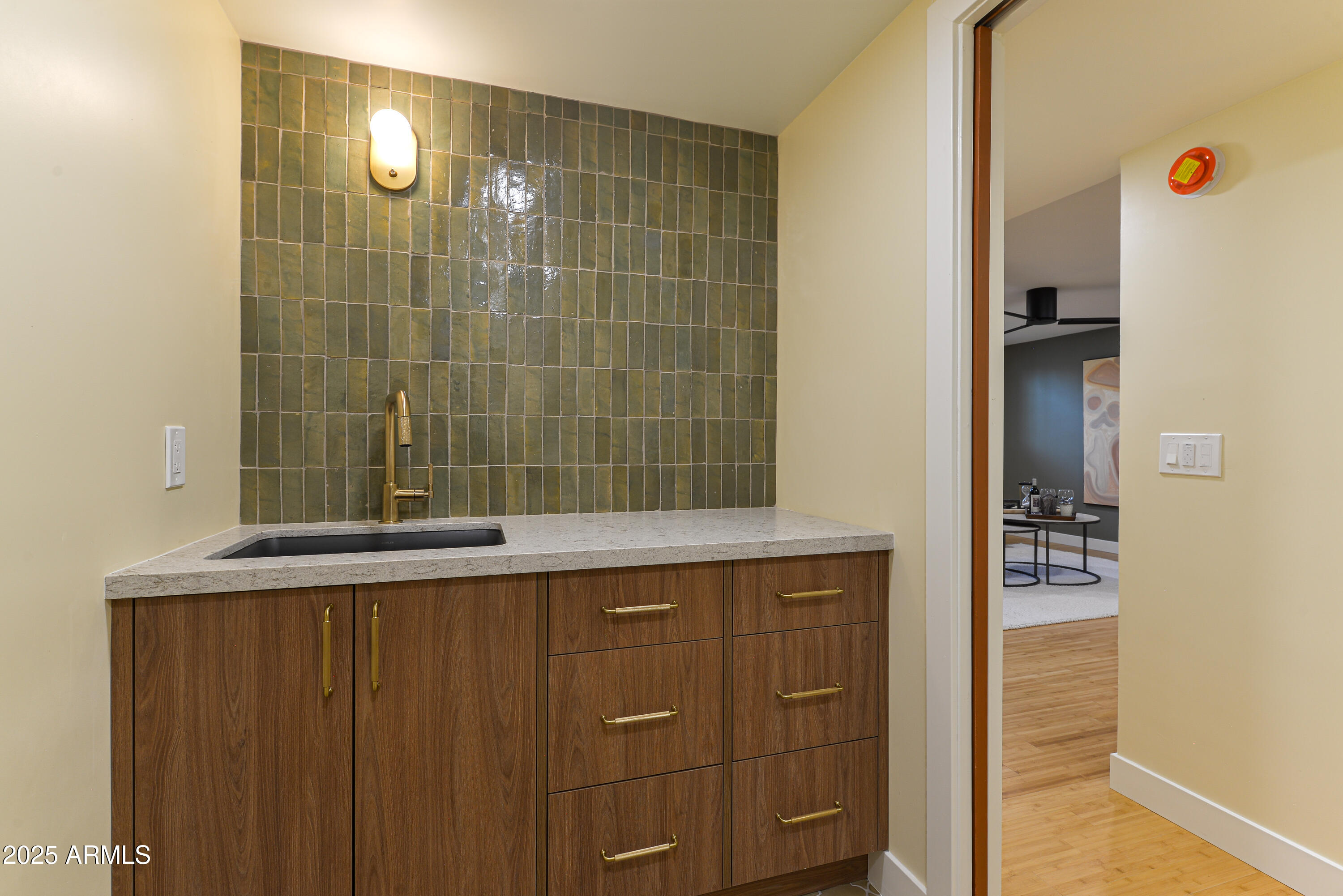 8532 E SAN MIGUEL Avenue