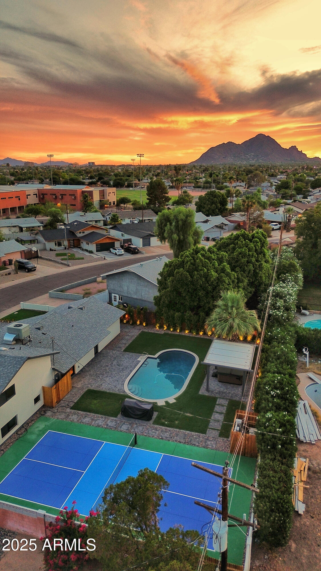 8532 E SAN MIGUEL Avenue