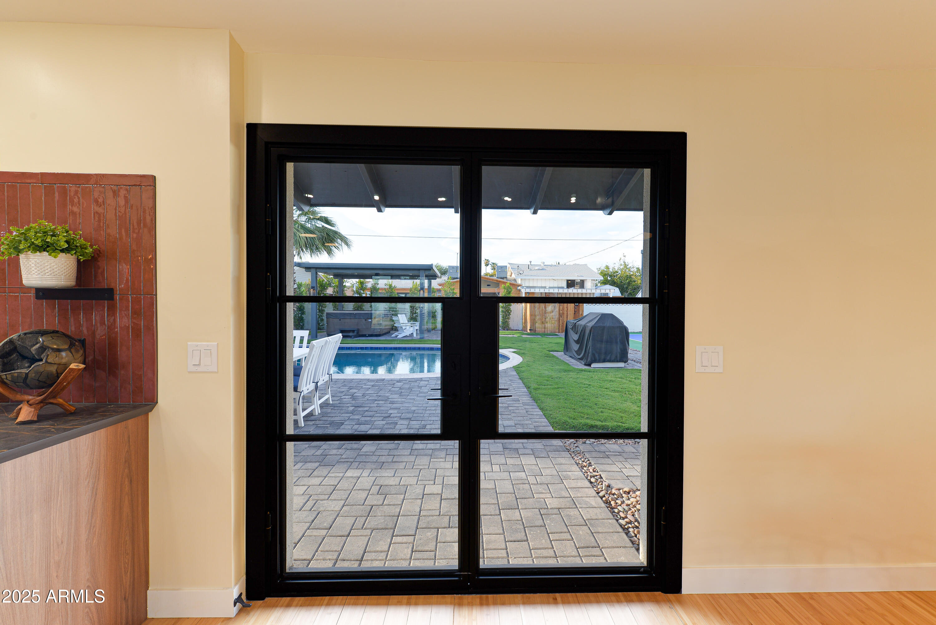 8532 E SAN MIGUEL Avenue