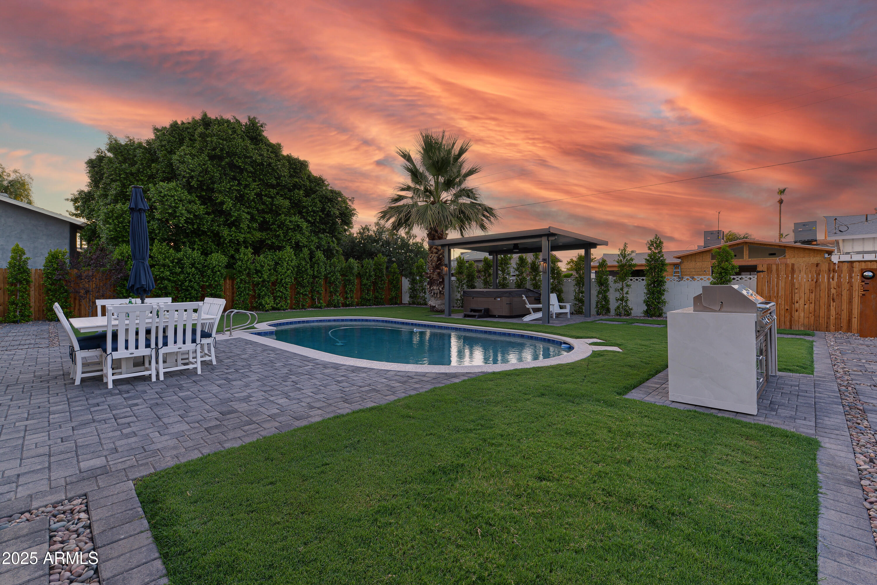 8532 E SAN MIGUEL Avenue