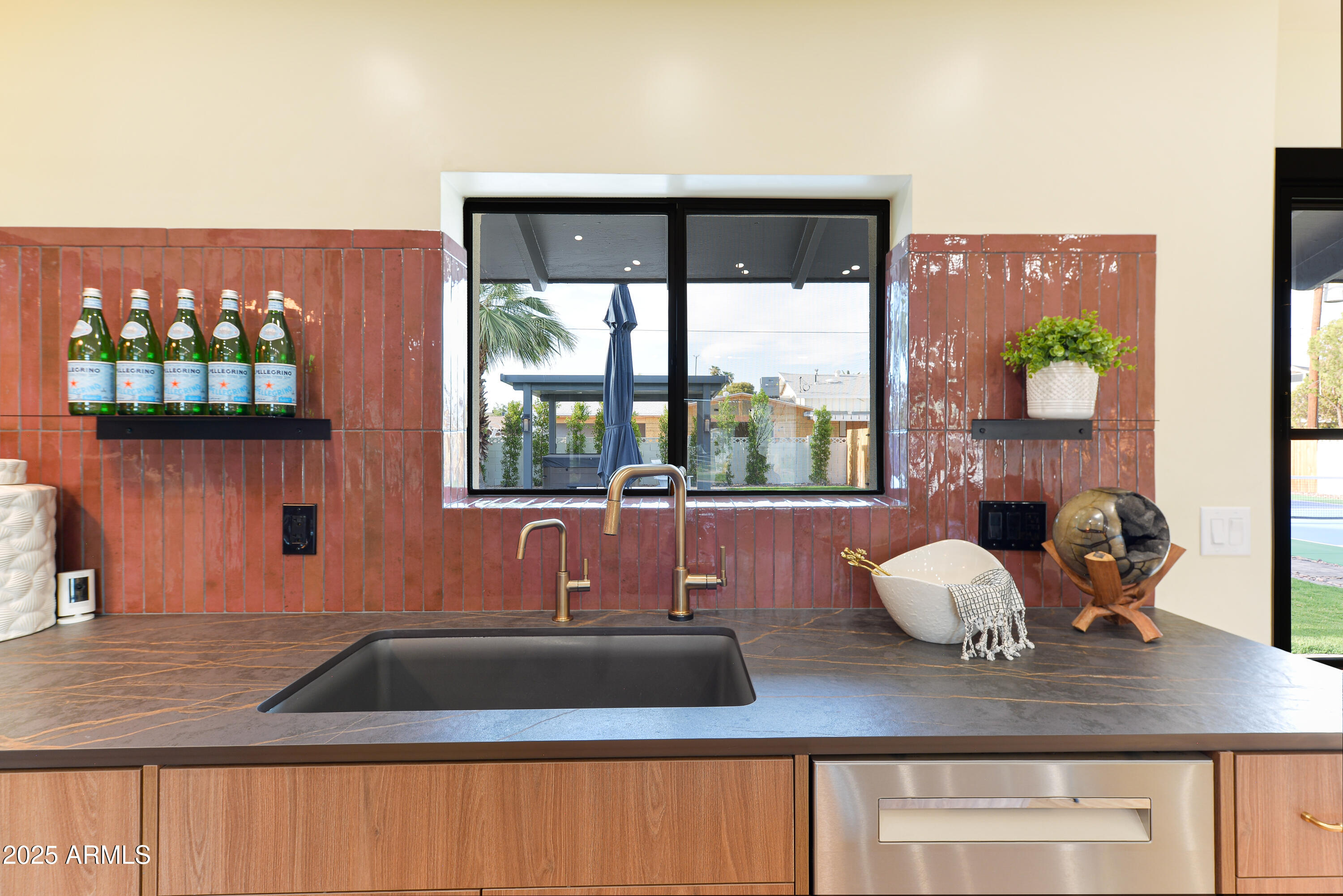 8532 E SAN MIGUEL Avenue