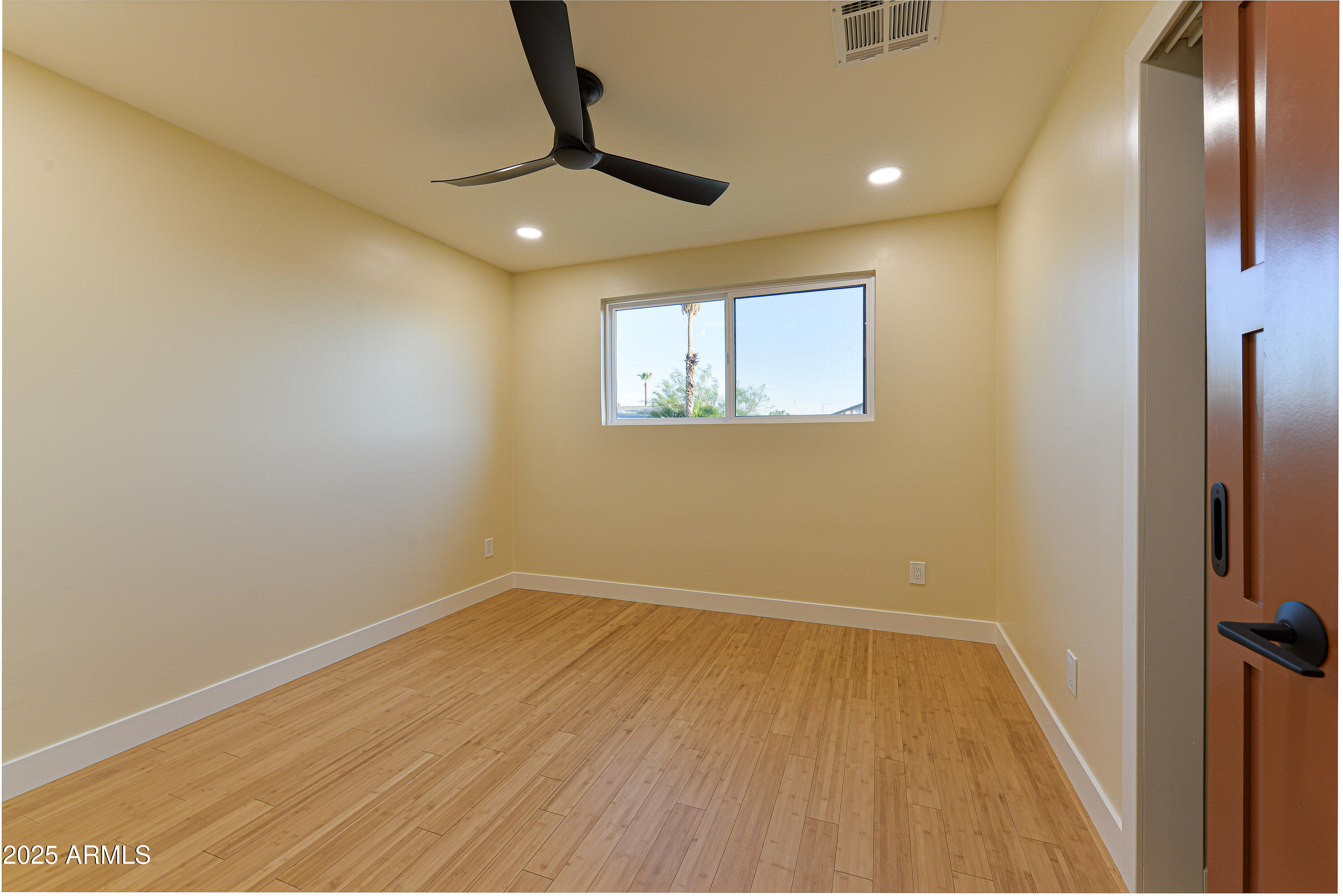 8532 E SAN MIGUEL Avenue