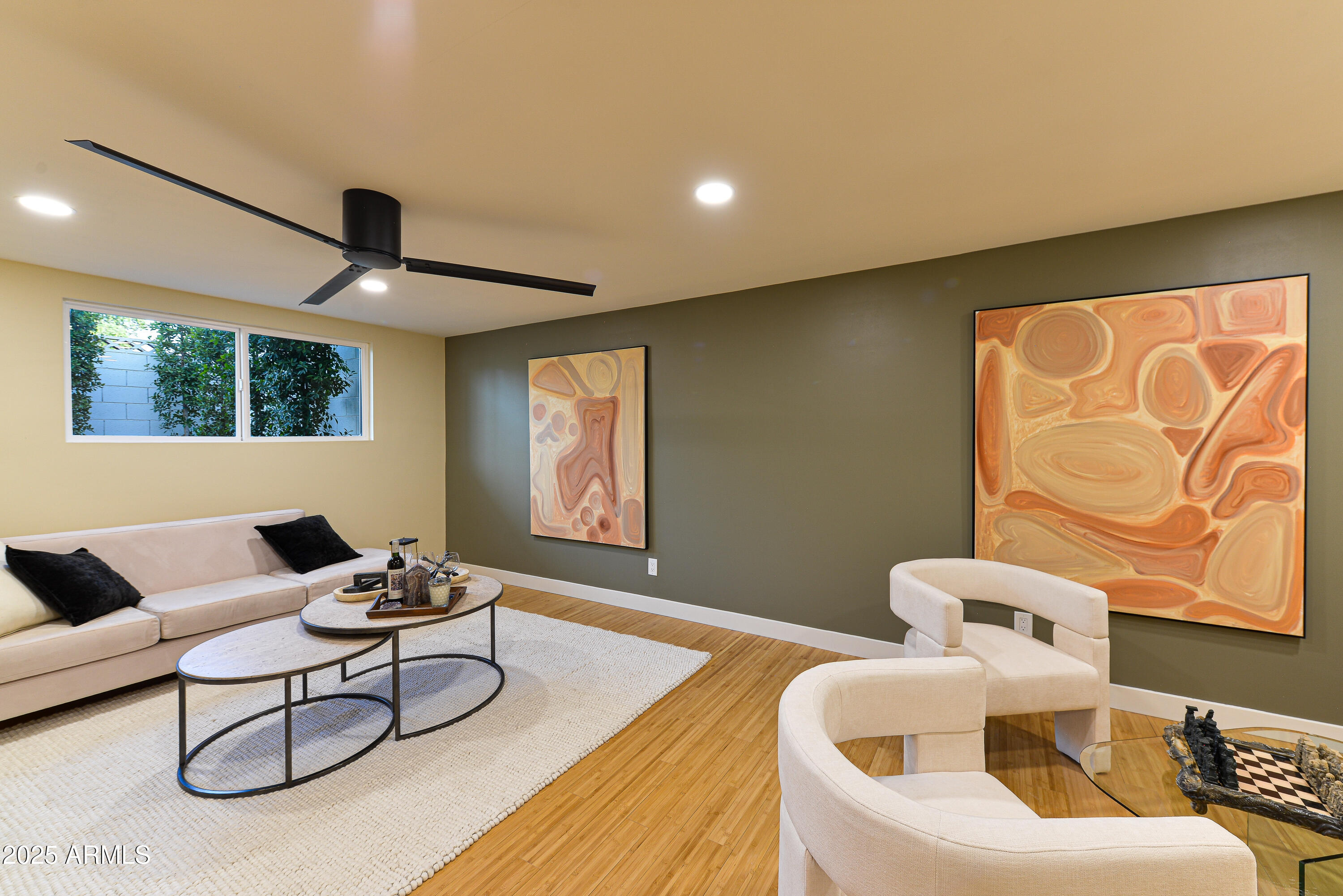 8532 E SAN MIGUEL Avenue