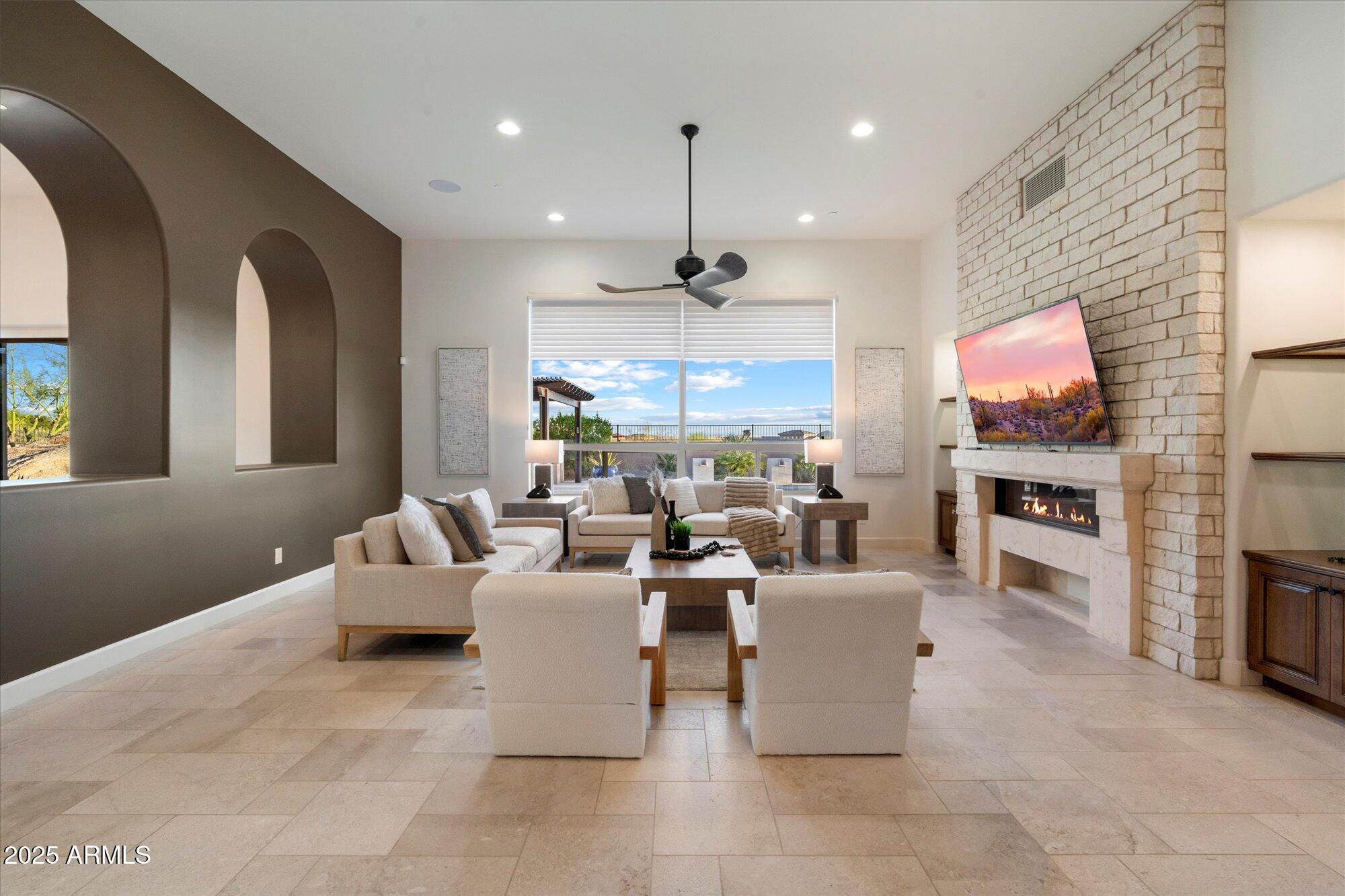 8599 E SAND FLOWER Drive