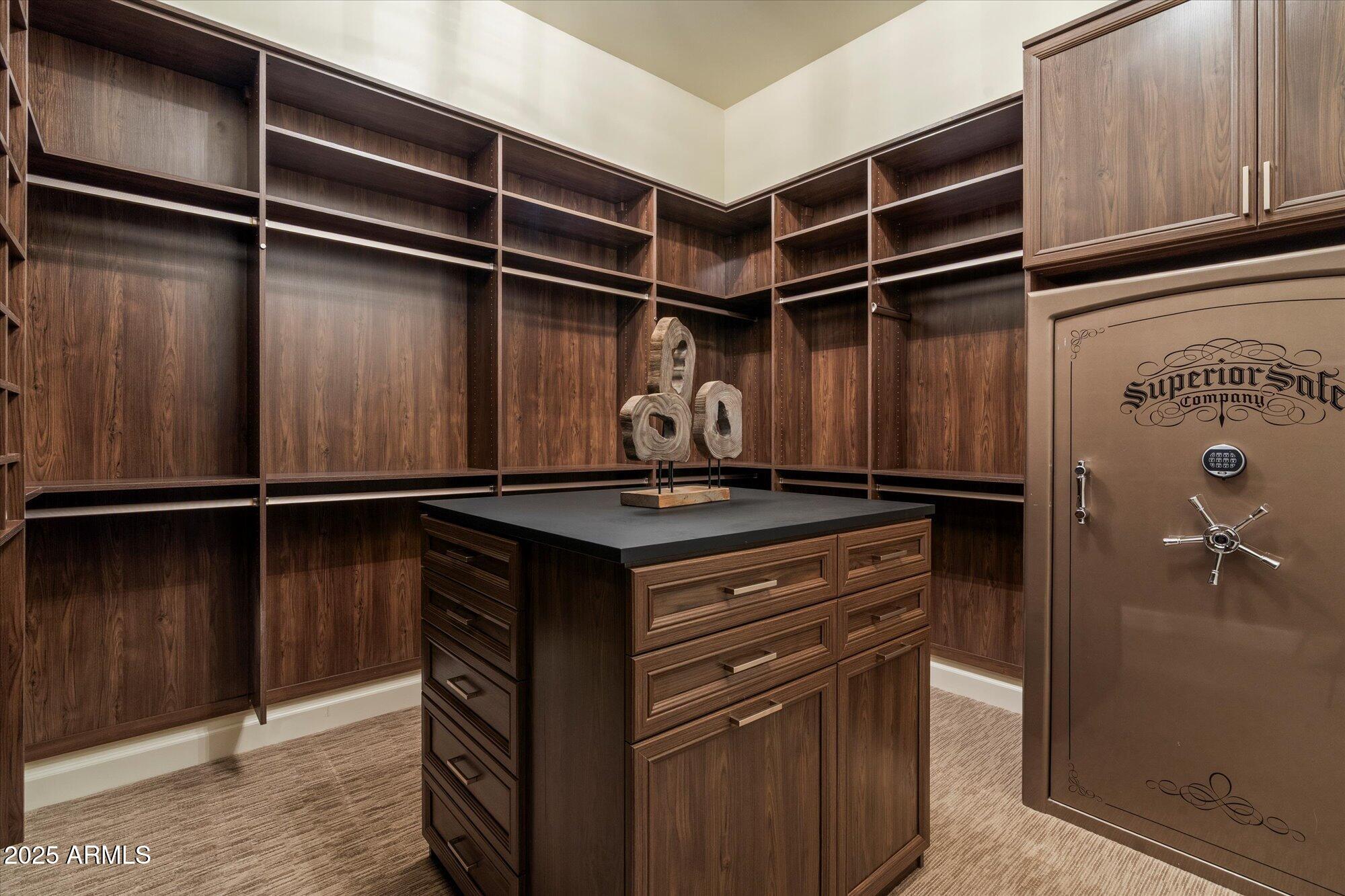 8599 E SAND FLOWER Drive