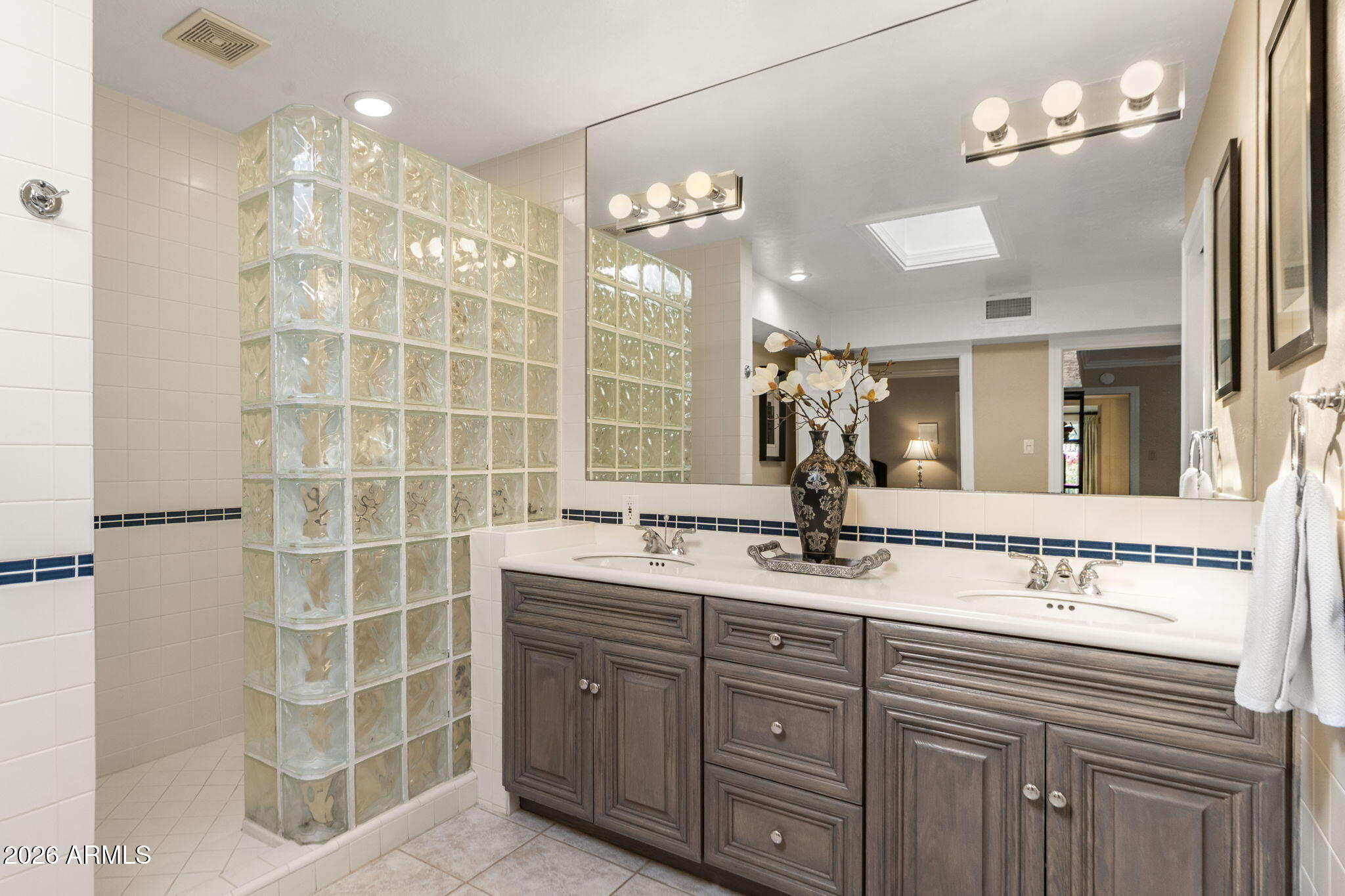 5225 E TURQUOISE Avenue