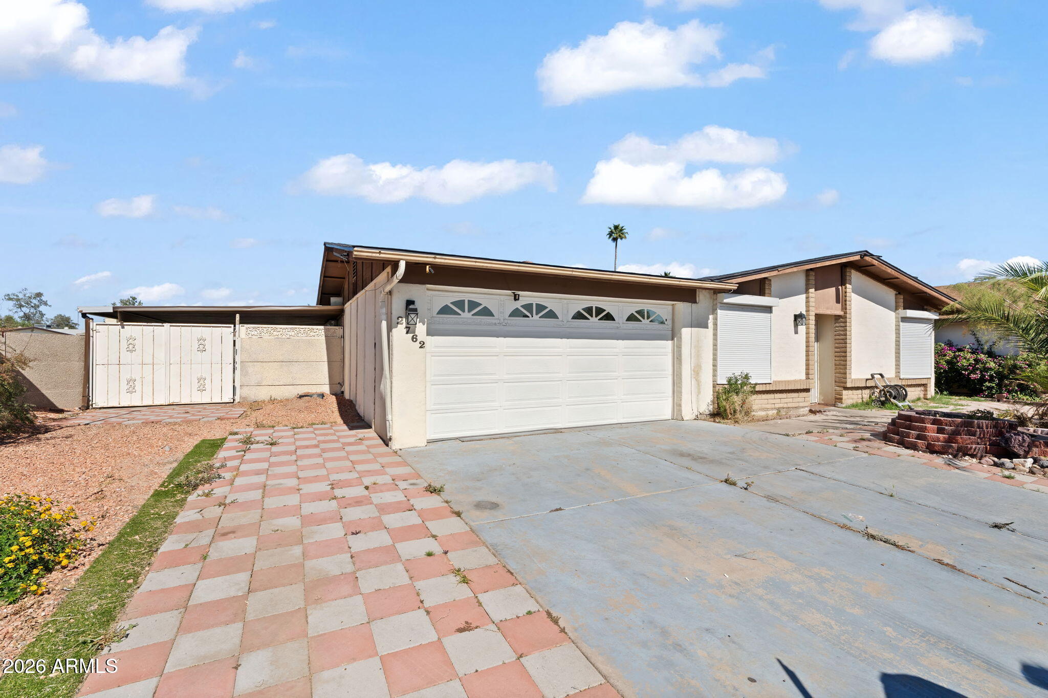 2762 W JACINTO Circle