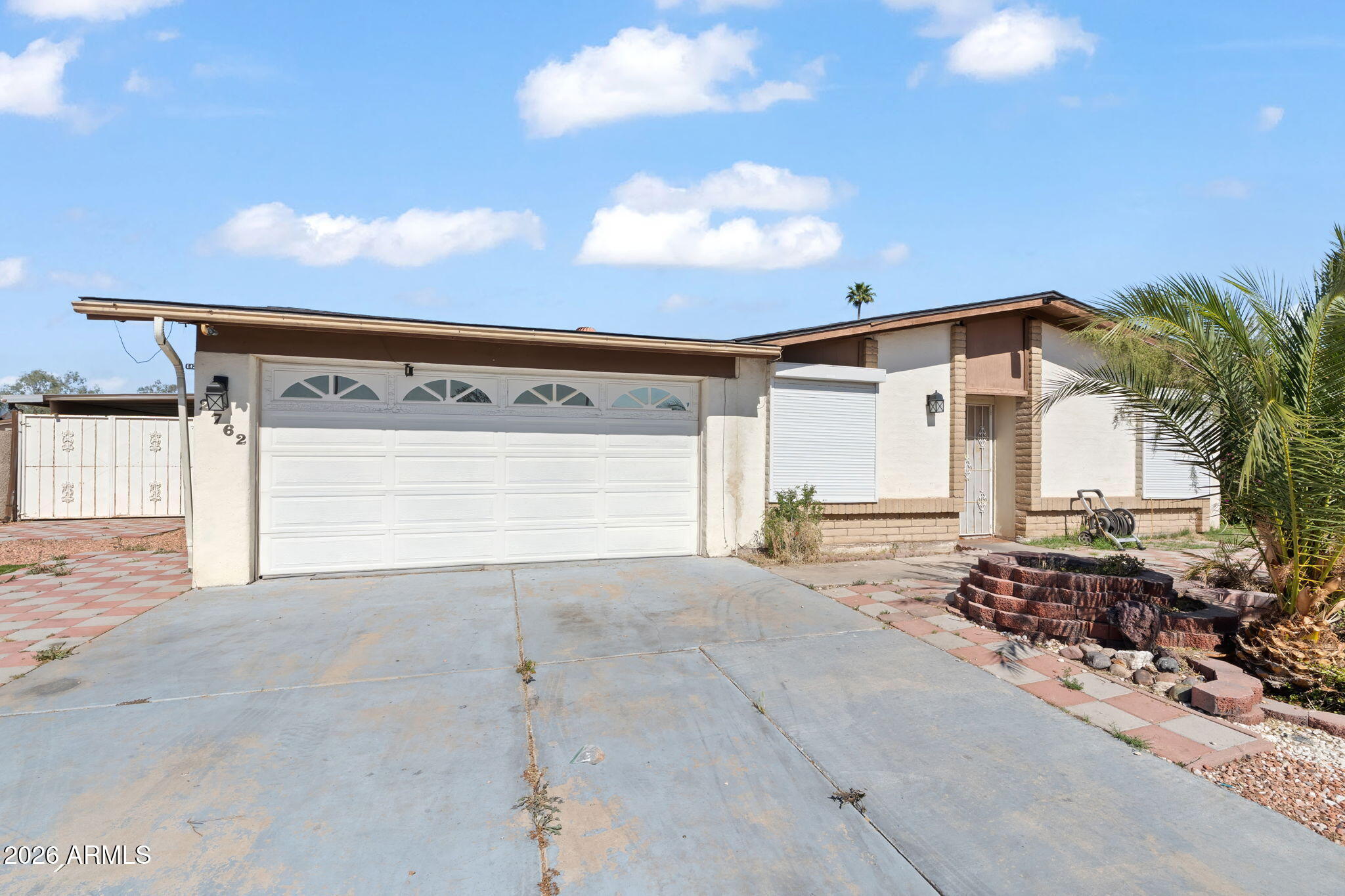 2762 W JACINTO Circle