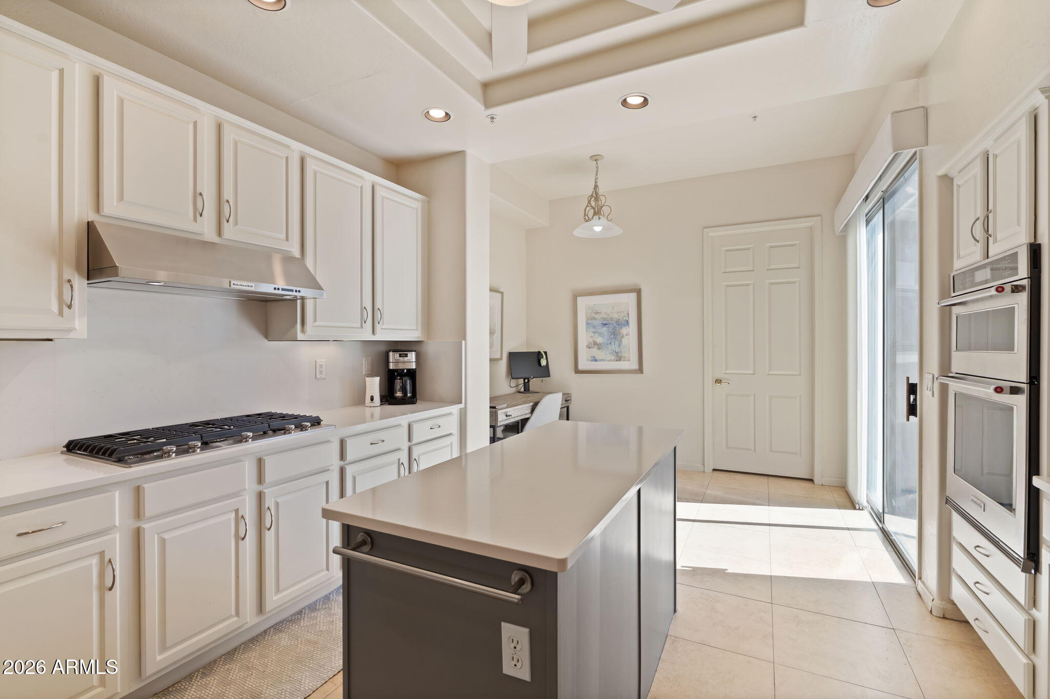20802 N GRAYHAWK Drive 1018