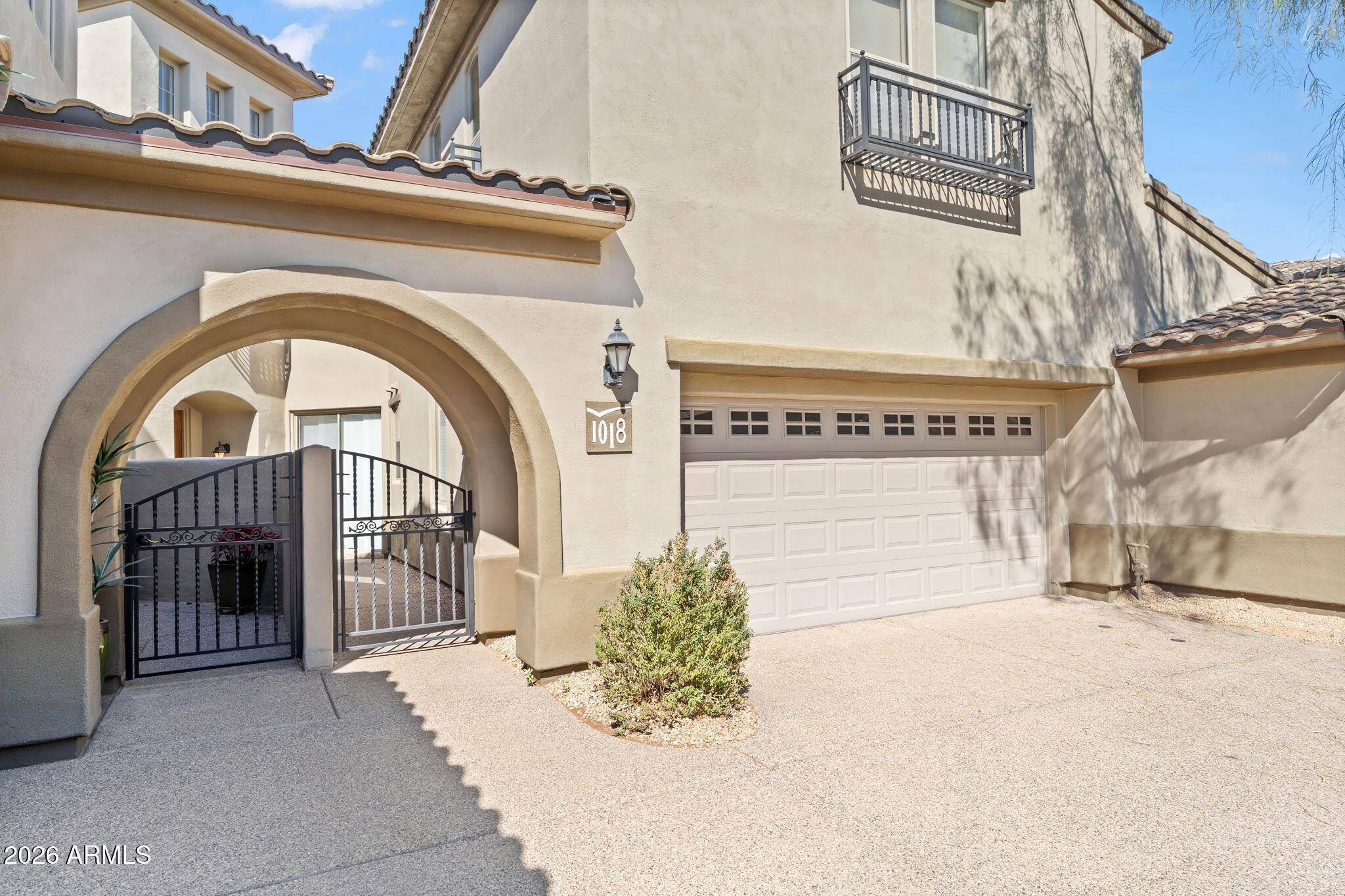 20802 N GRAYHAWK Drive 1018