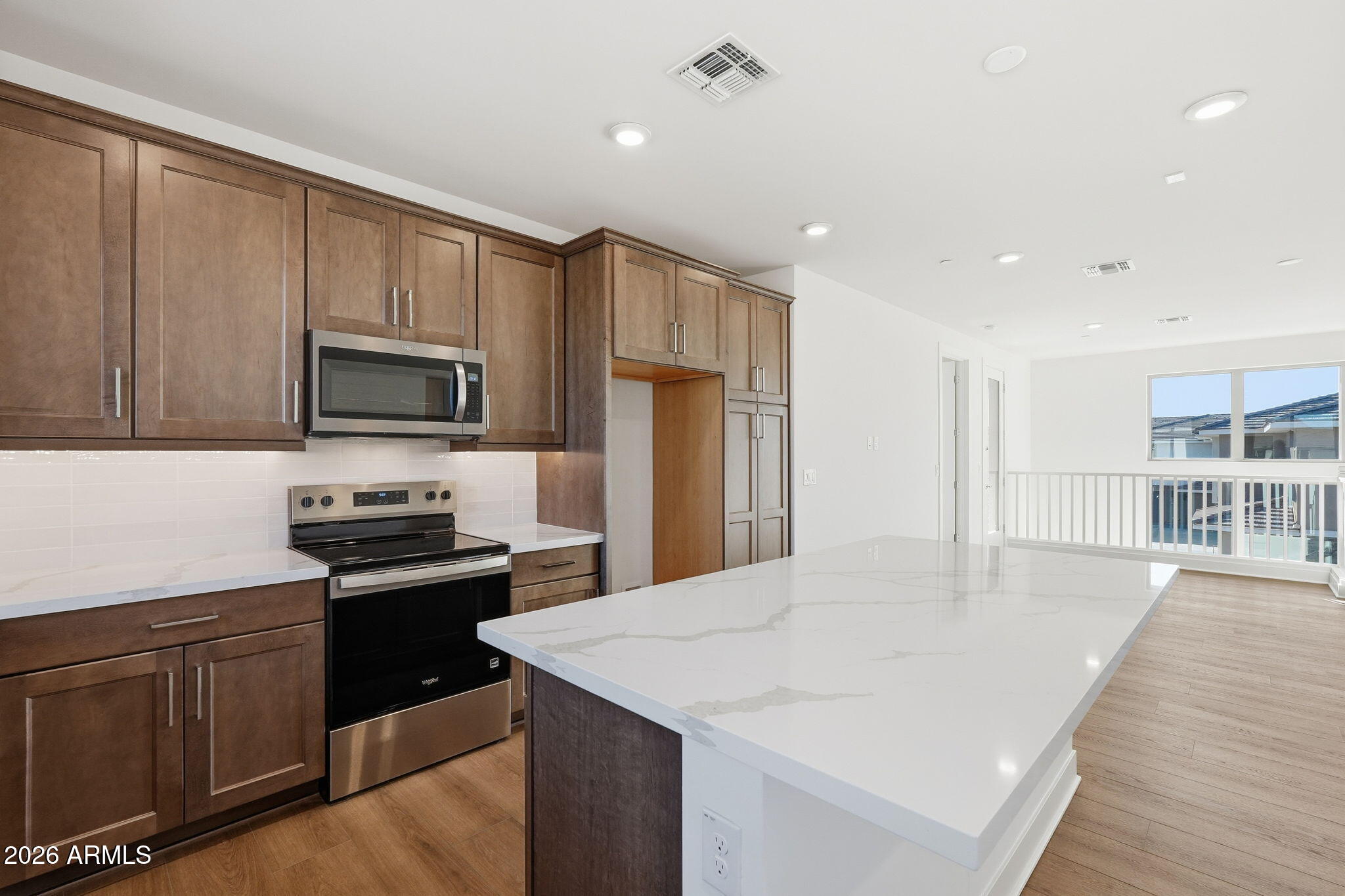 2121 W Sonoran Desert Drive 76