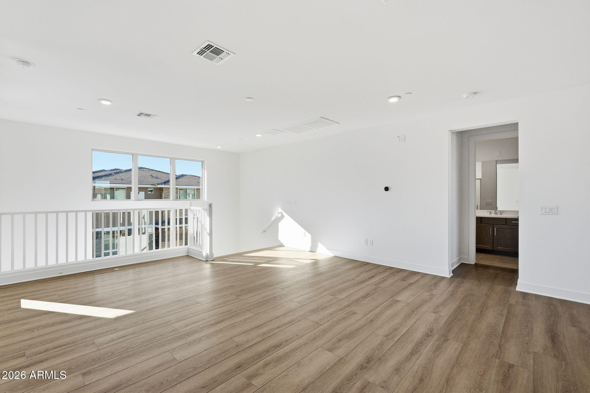 2121 W Sonoran Desert Drive 76