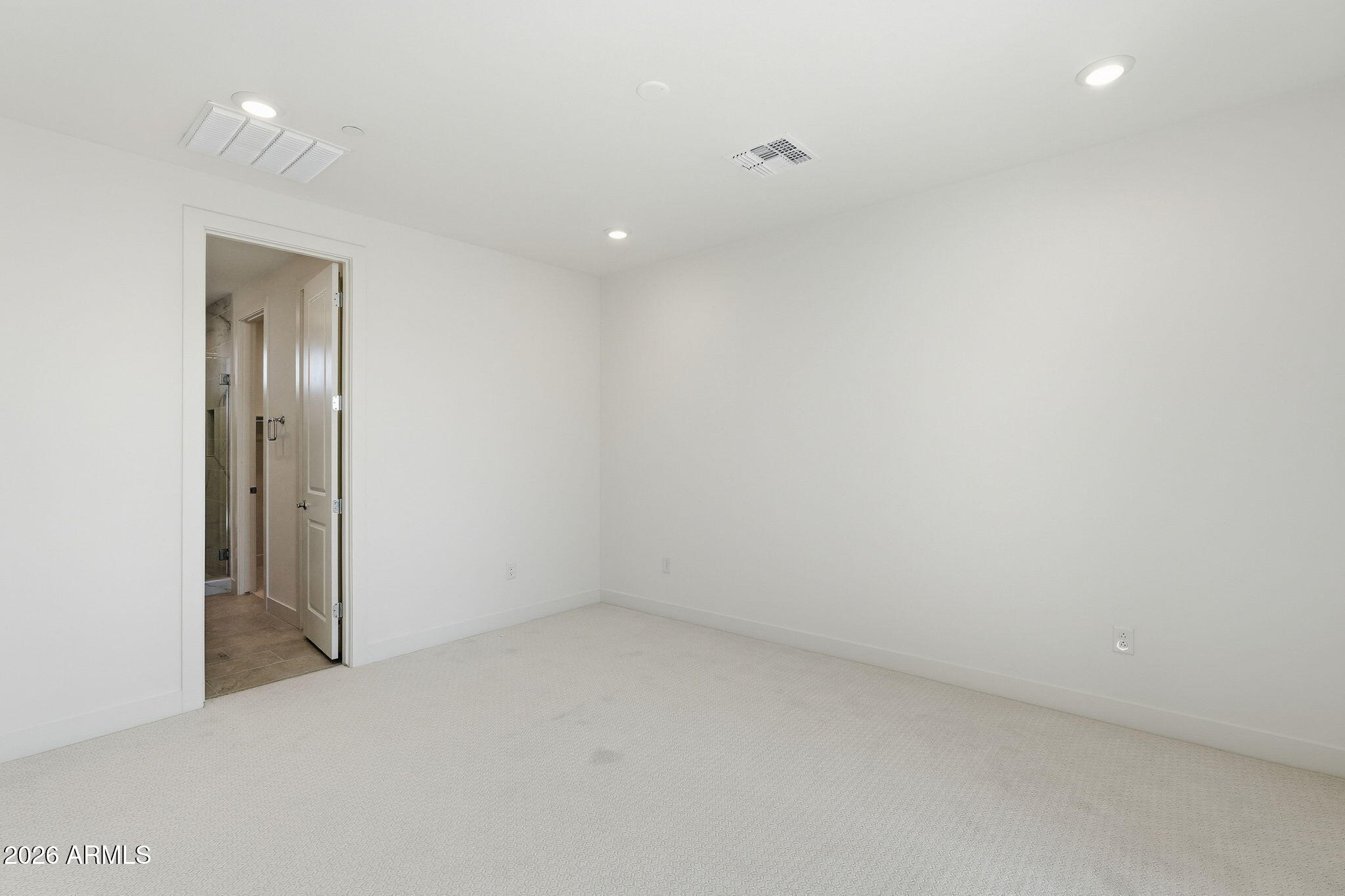2121 W Sonoran Desert Drive 76