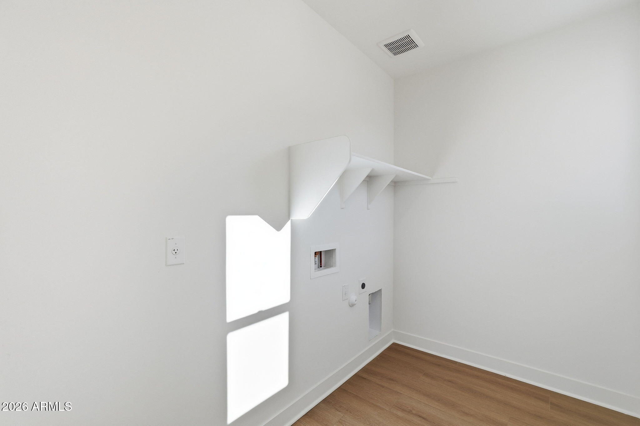 2121 W Sonoran Desert Drive 76