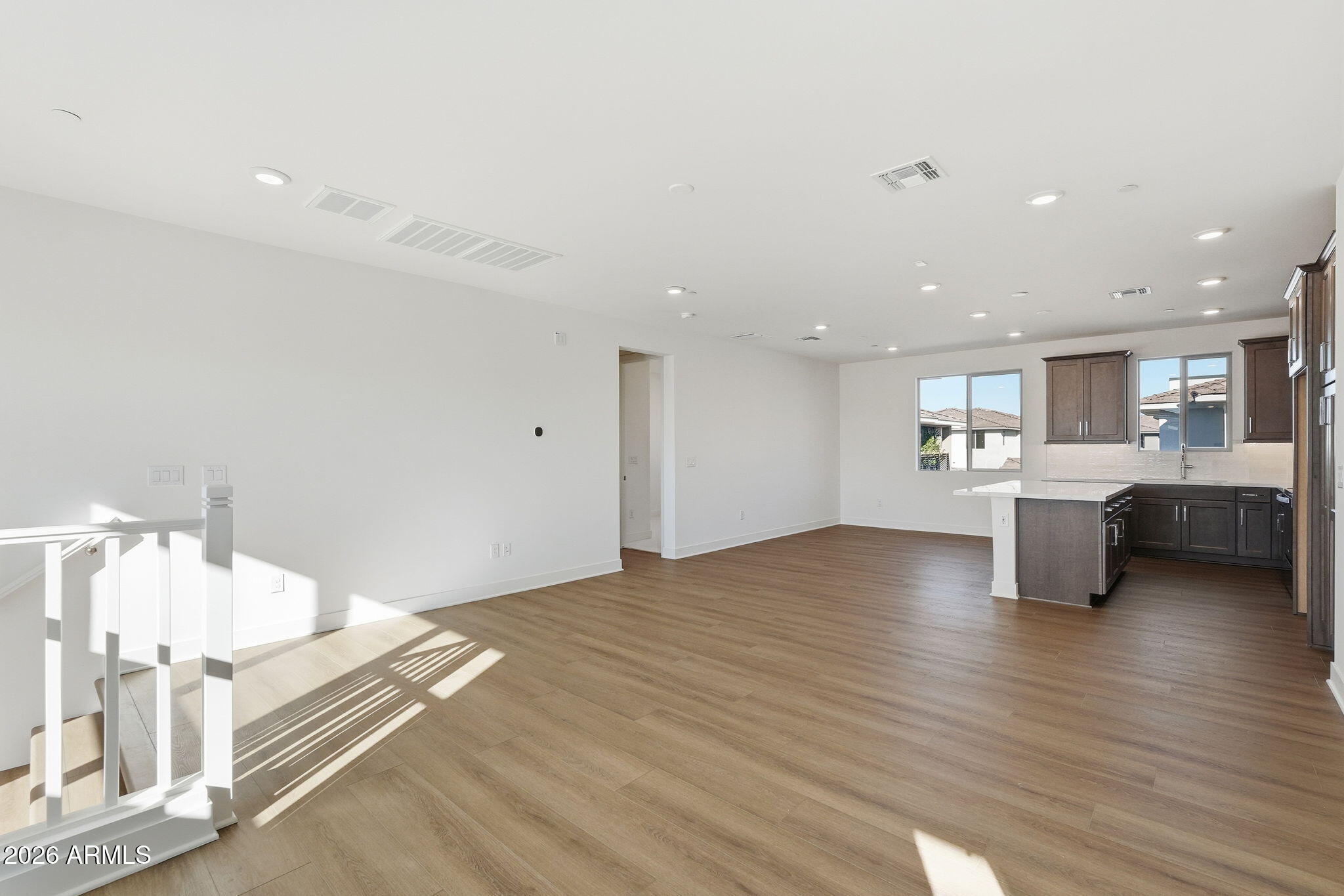 2121 W Sonoran Desert Drive 76