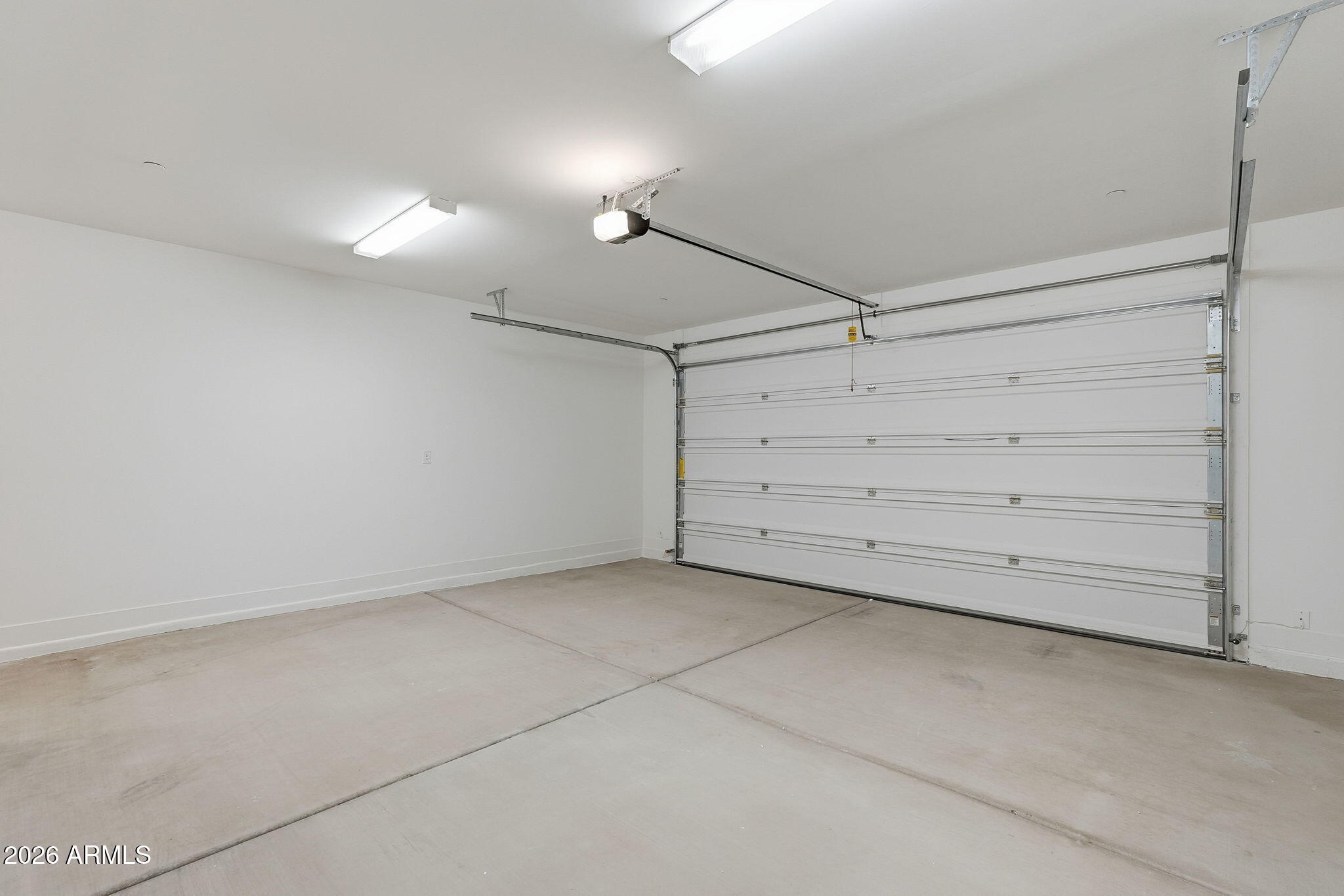 2121 W Sonoran Desert Drive 76